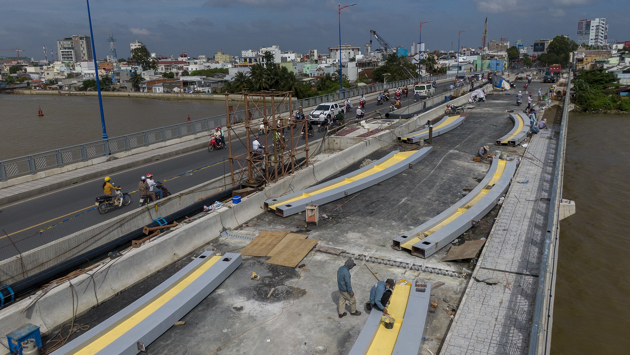 Nang cap cau Quang Trung anh 1