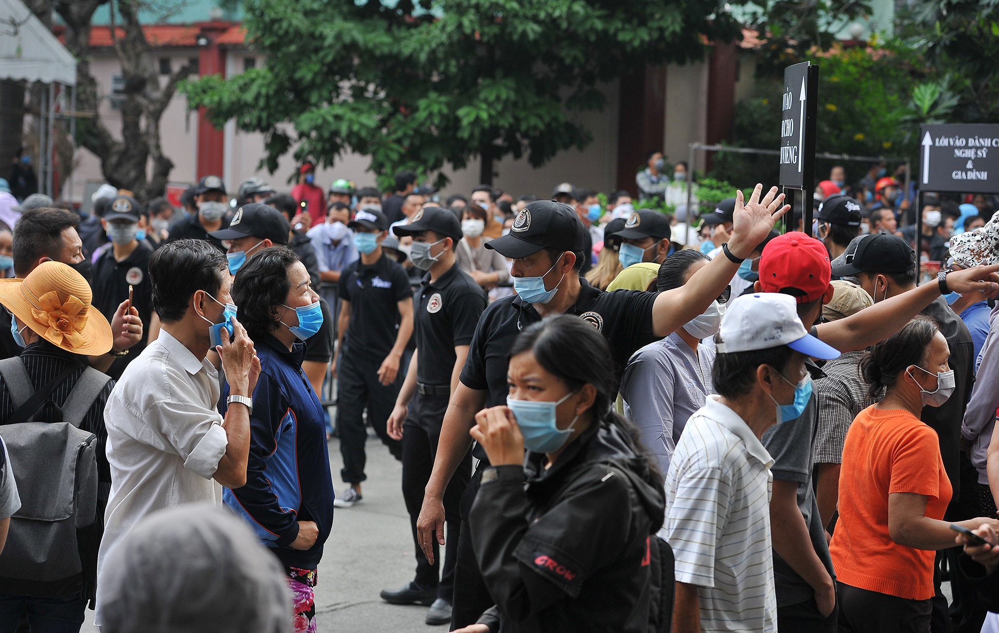 Nguoi dan khoc tien dua Chi Tai anh 7