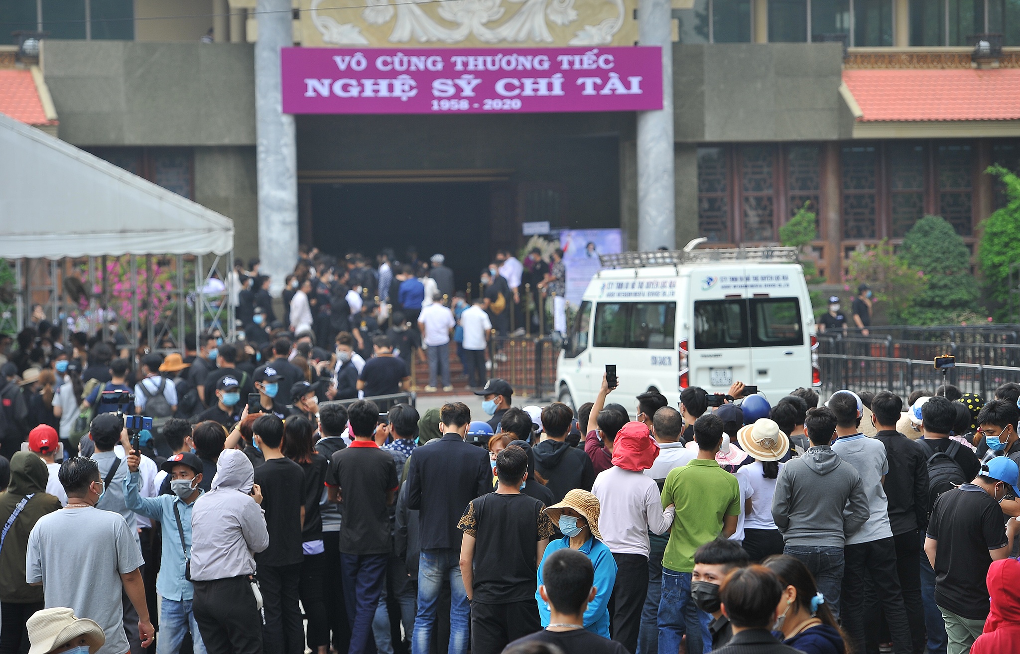 Nguoi dan khoc tien dua Chi Tai anh 1