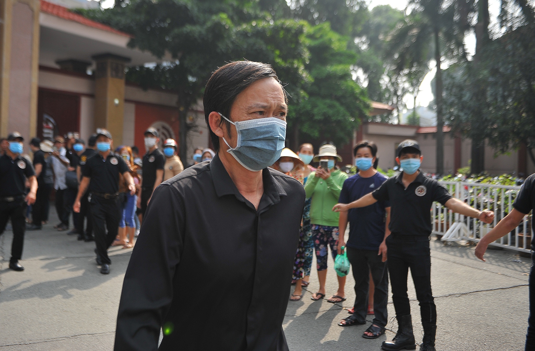 Nguoi dan khoc tien dua Chi Tai anh 2