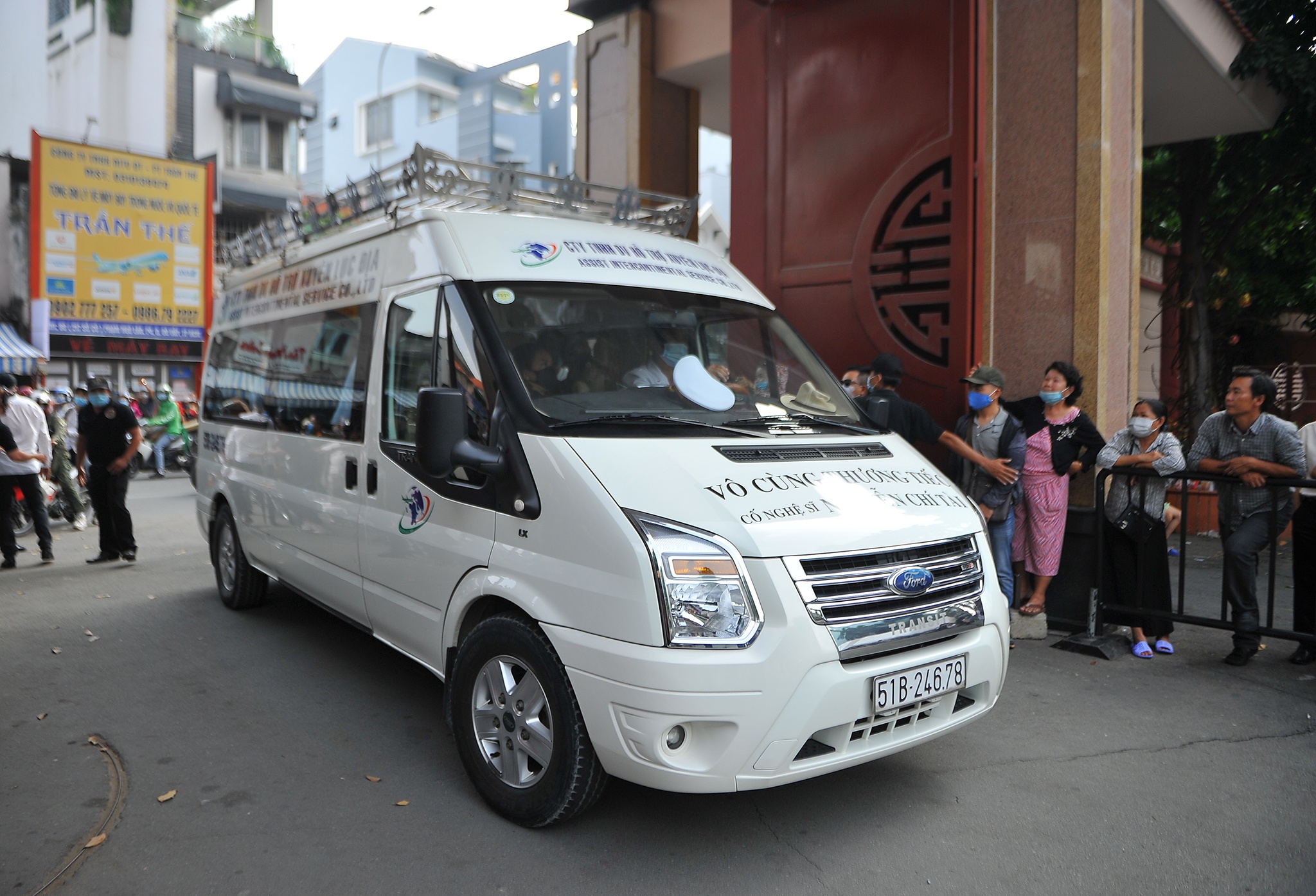 Nguoi dan khoc tien dua Chi Tai anh 3