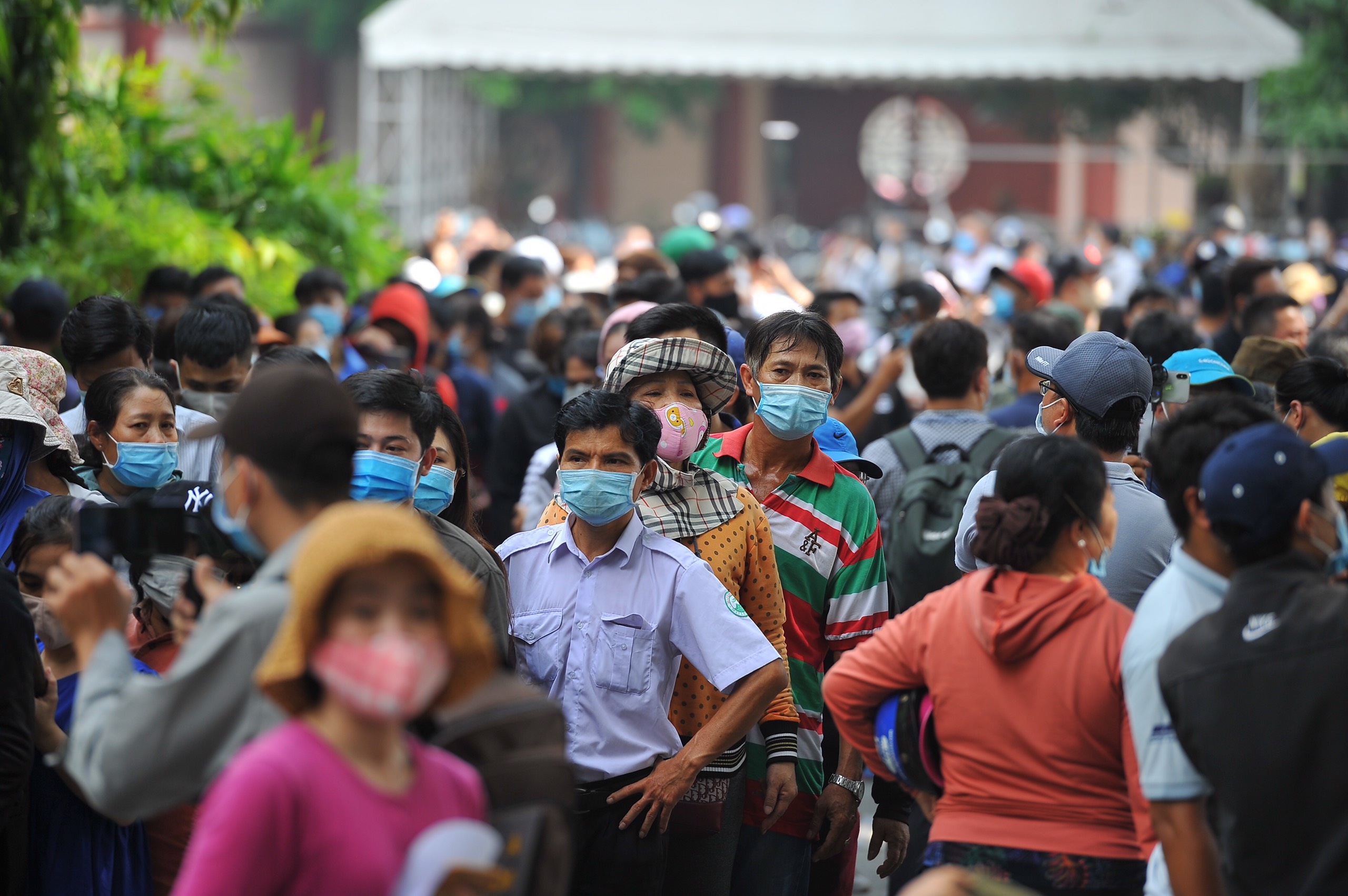 Nguoi dan khoc tien dua Chi Tai anh 4