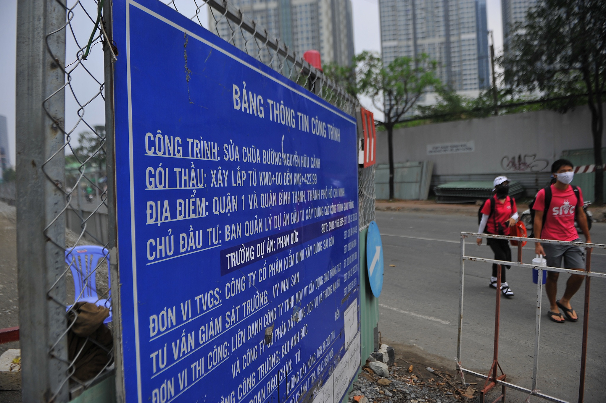 Nang duong Nguyen Huu Canh gan 1m anh 3