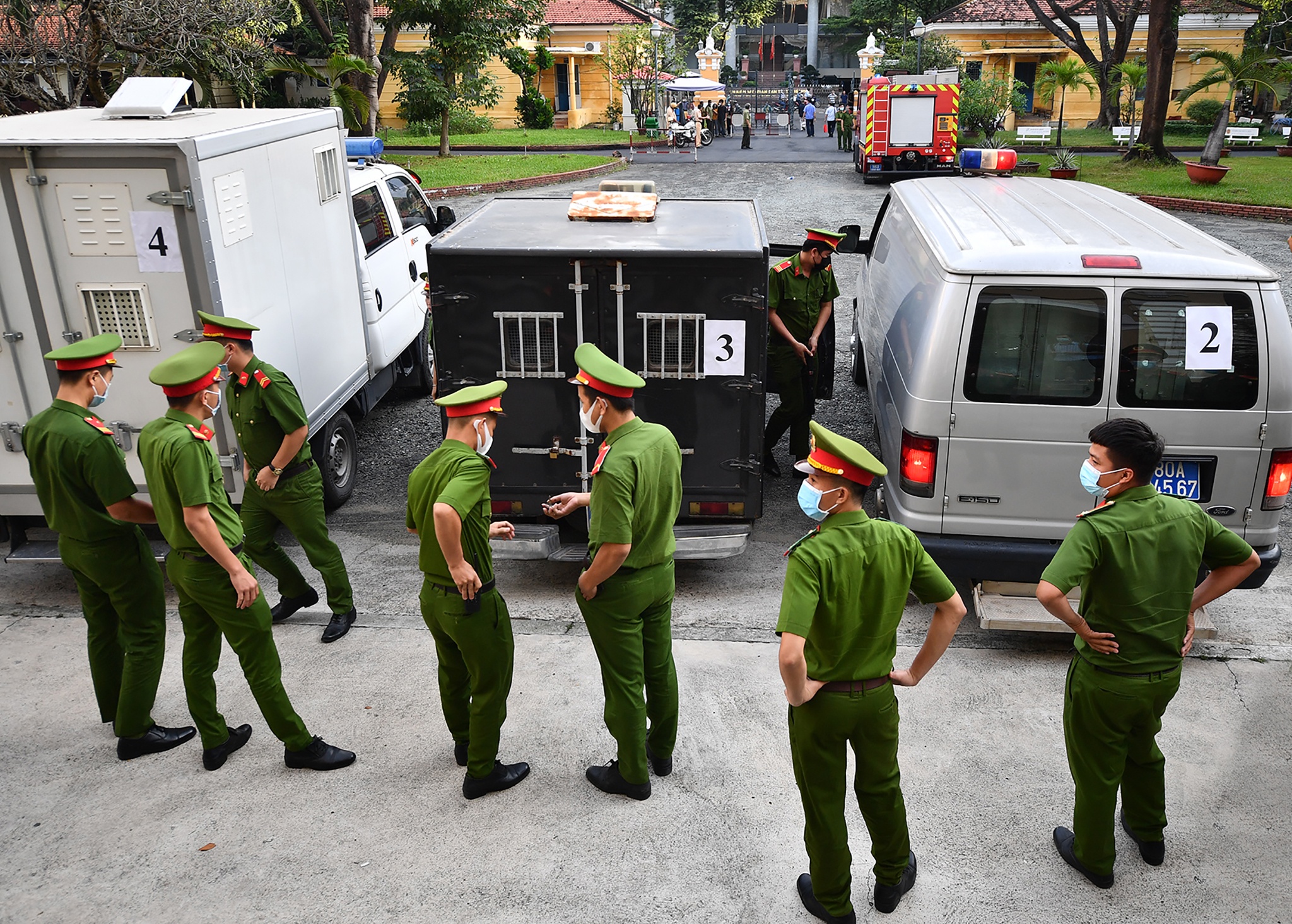 Xet xu Dinh La Thang va dong pham anh 10