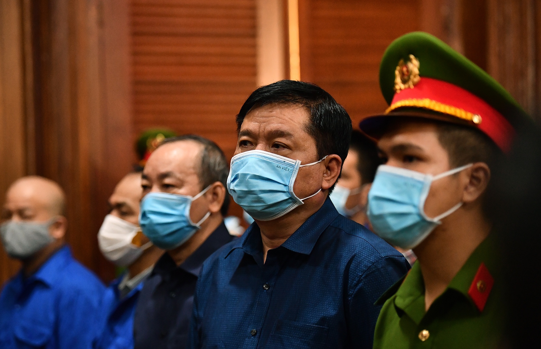 Xet xu Dinh La Thang va dong pham anh 8