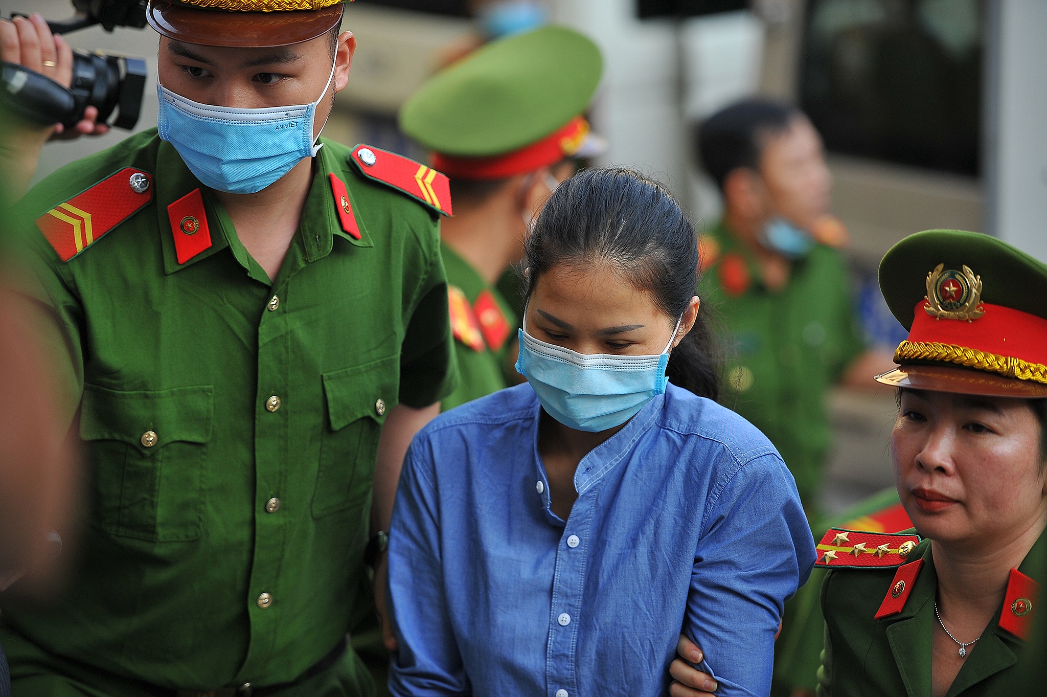 Xet xu Dinh La Thang va dong pham anh 3