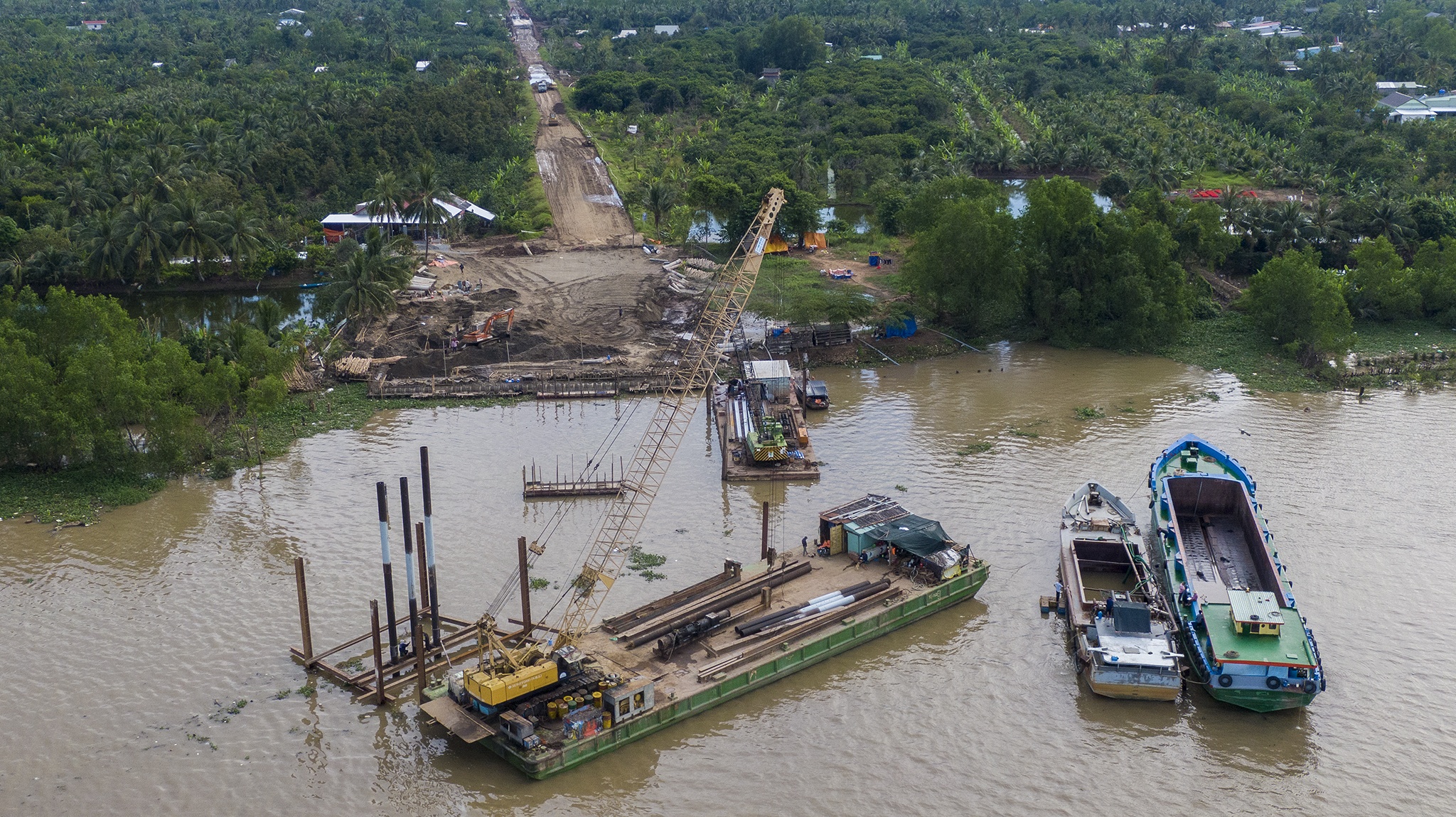 Khan truong thi cong ben pha Rach Mieu anh 8