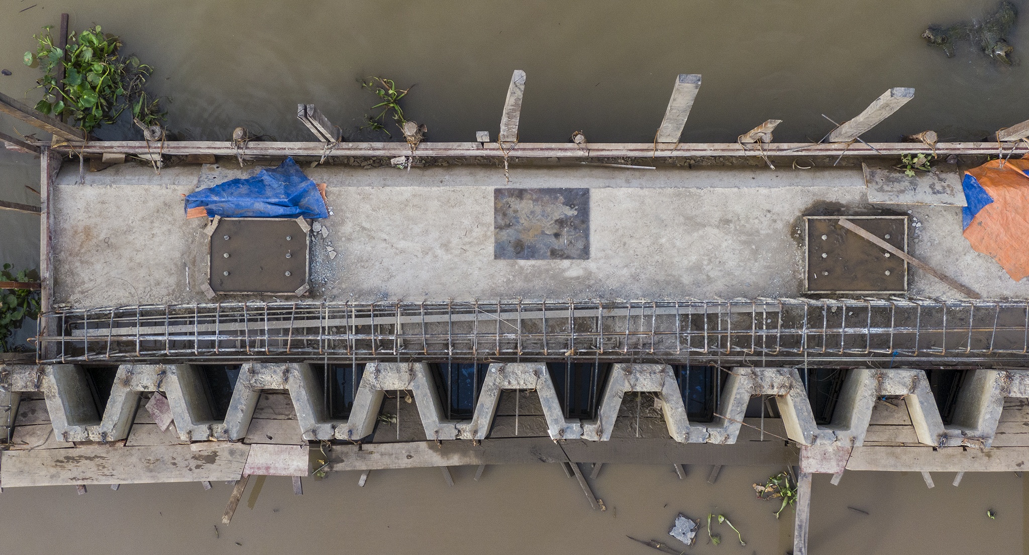 Khan truong thi cong ben pha Rach Mieu anh 10