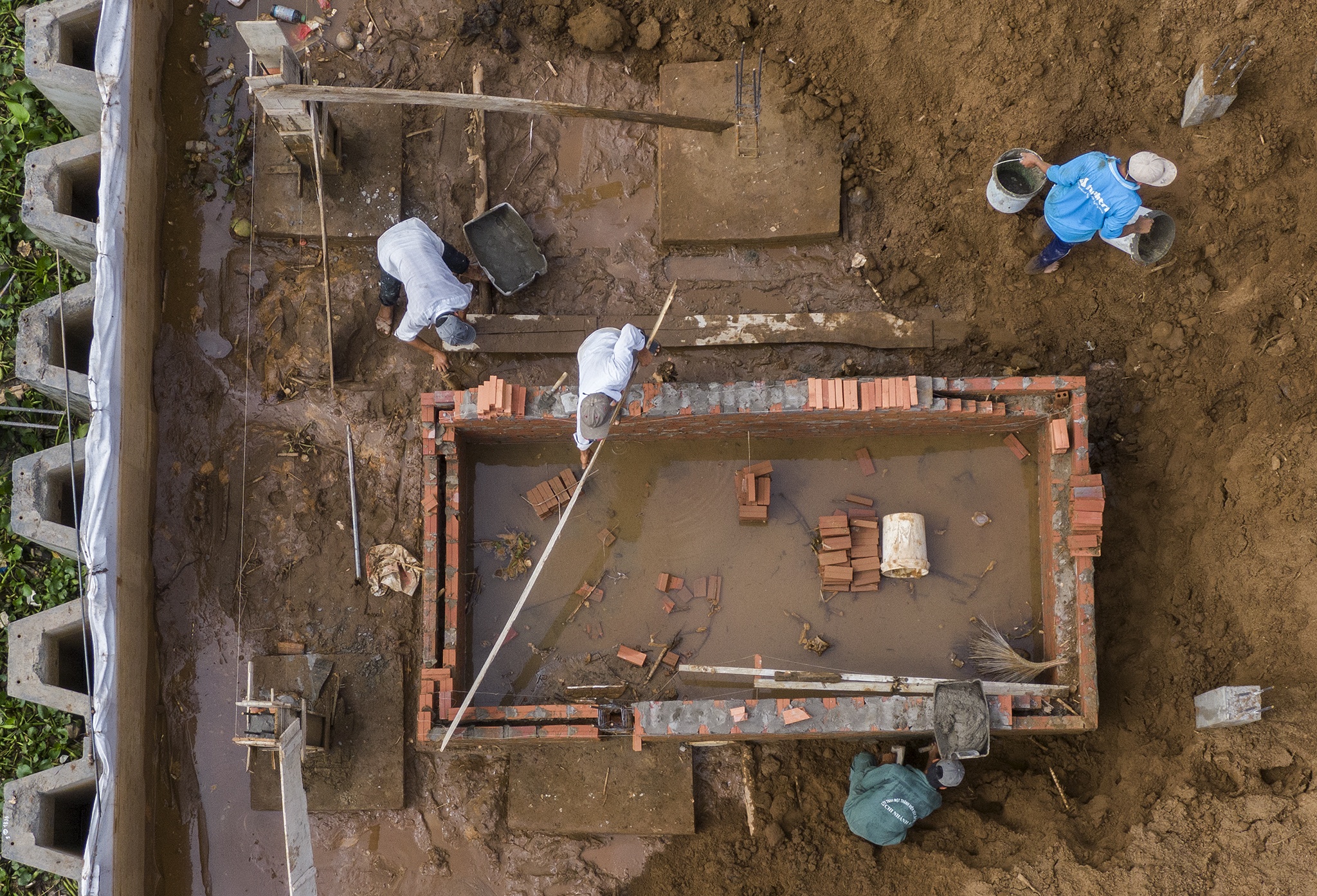 Khan truong thi cong ben pha Rach Mieu anh 4