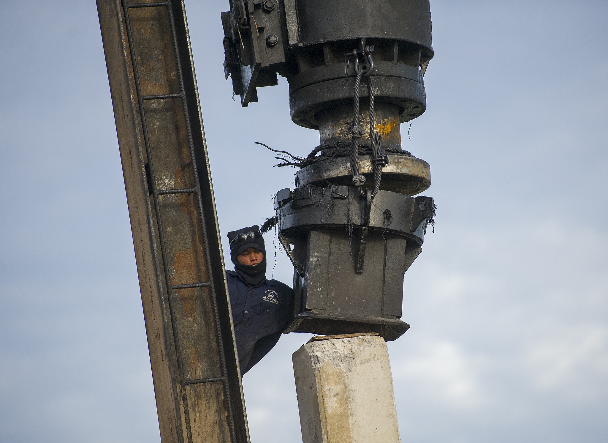 Khan truong thi cong ben pha Rach Mieu anh 6
