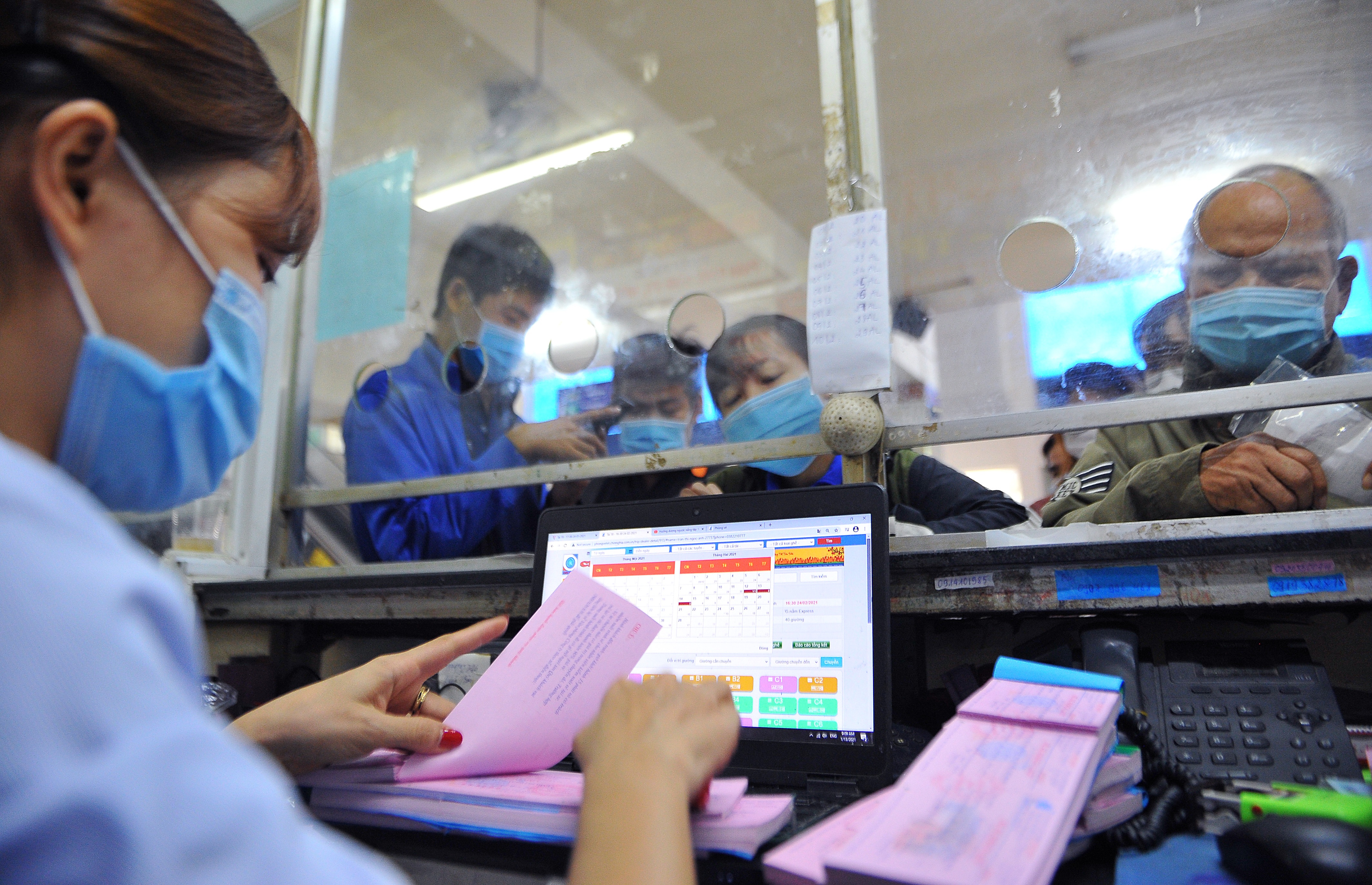 Gia ve xe Tet tang cao anh 3