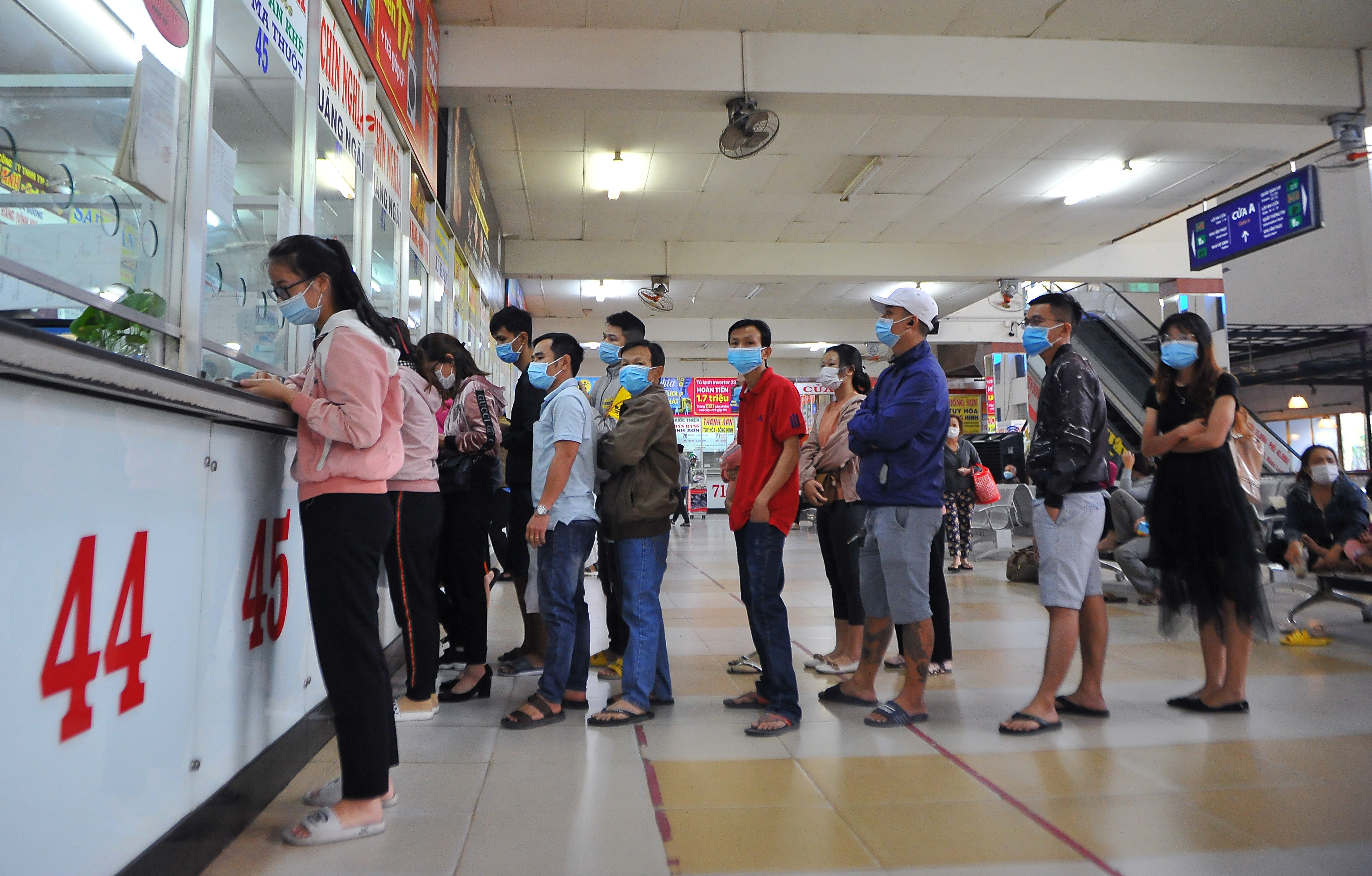 Gia ve xe Tet tang cao anh 1