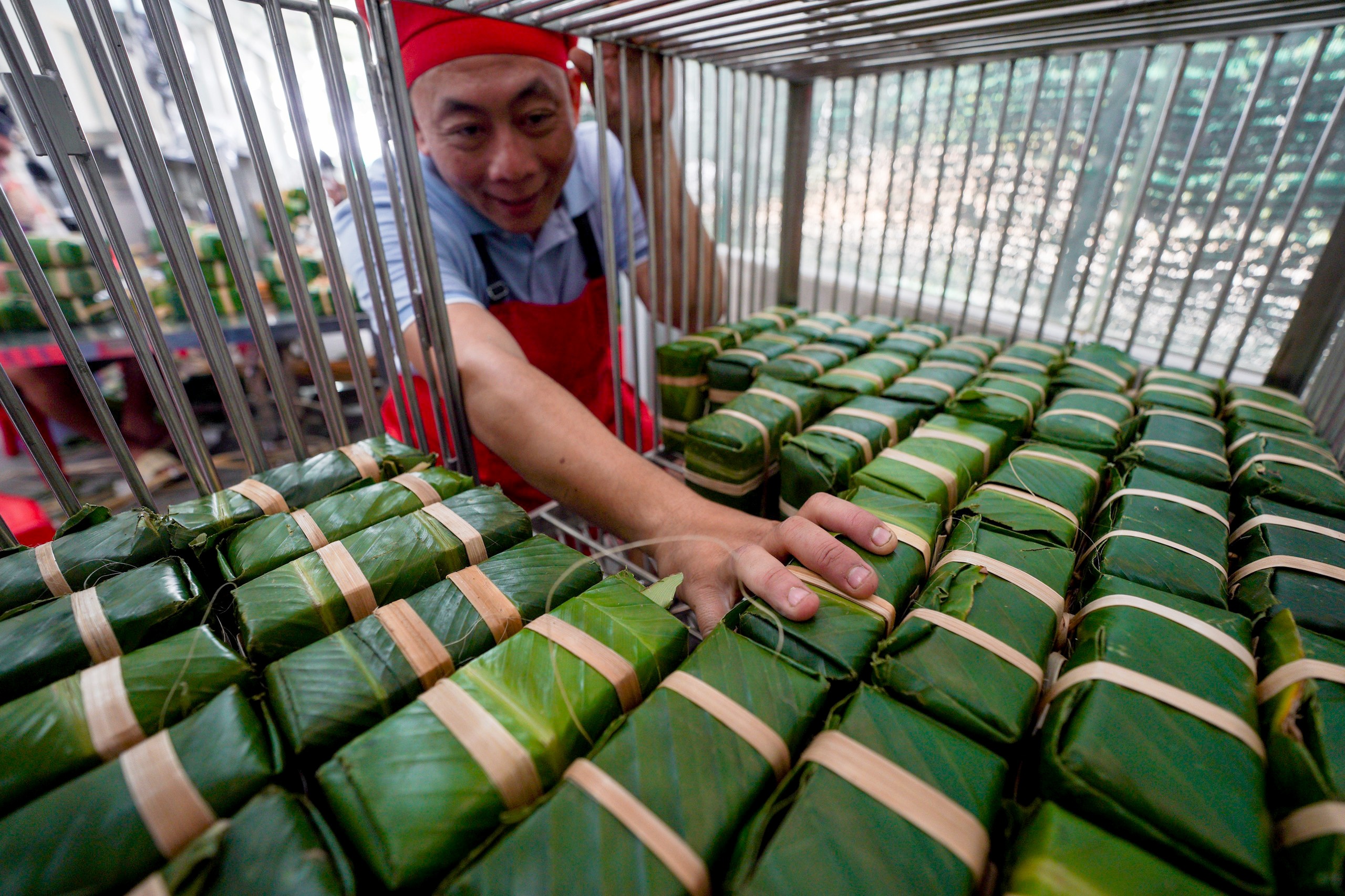 Goi banh chung bang may anh 10