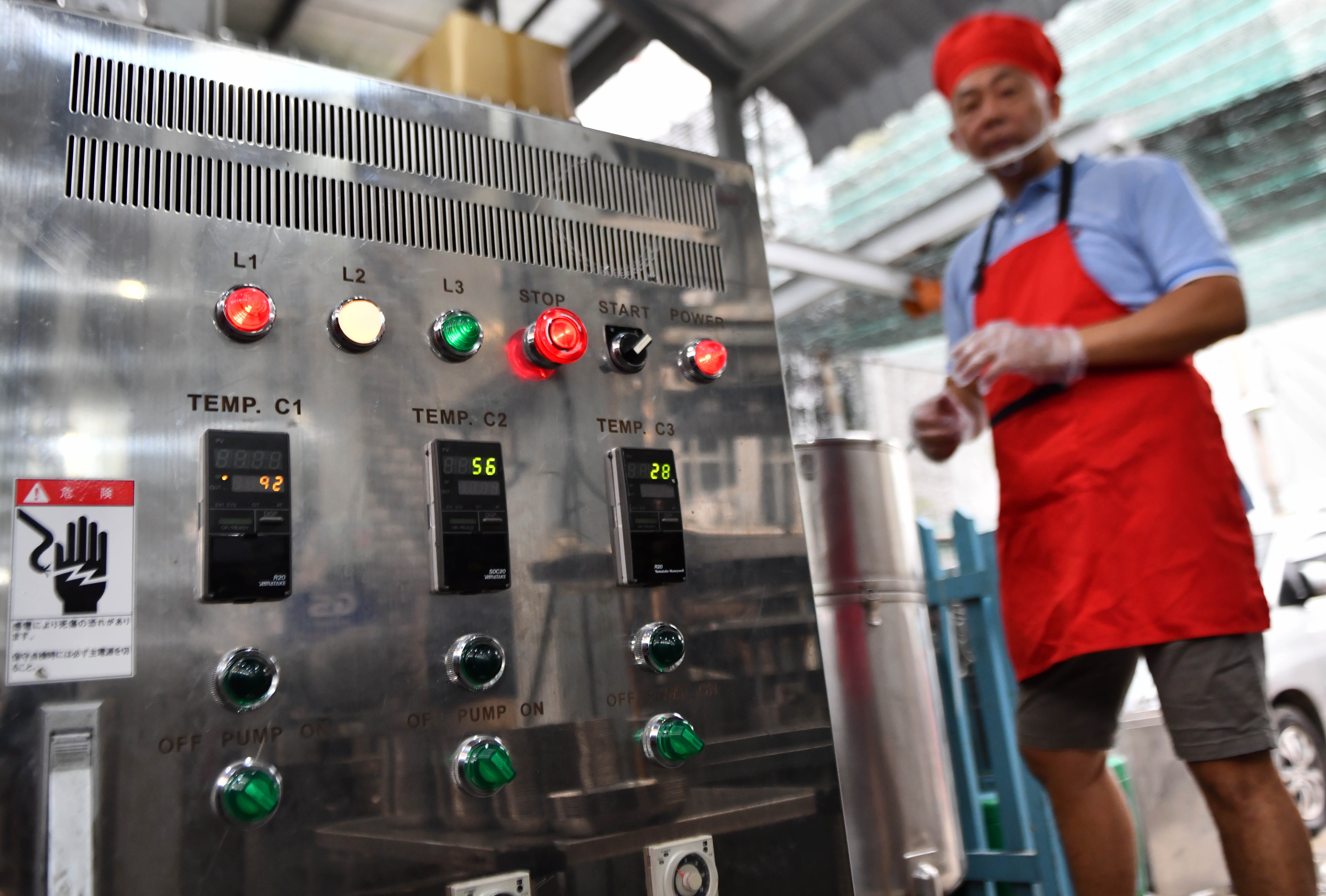 Goi banh chung bang may anh 3