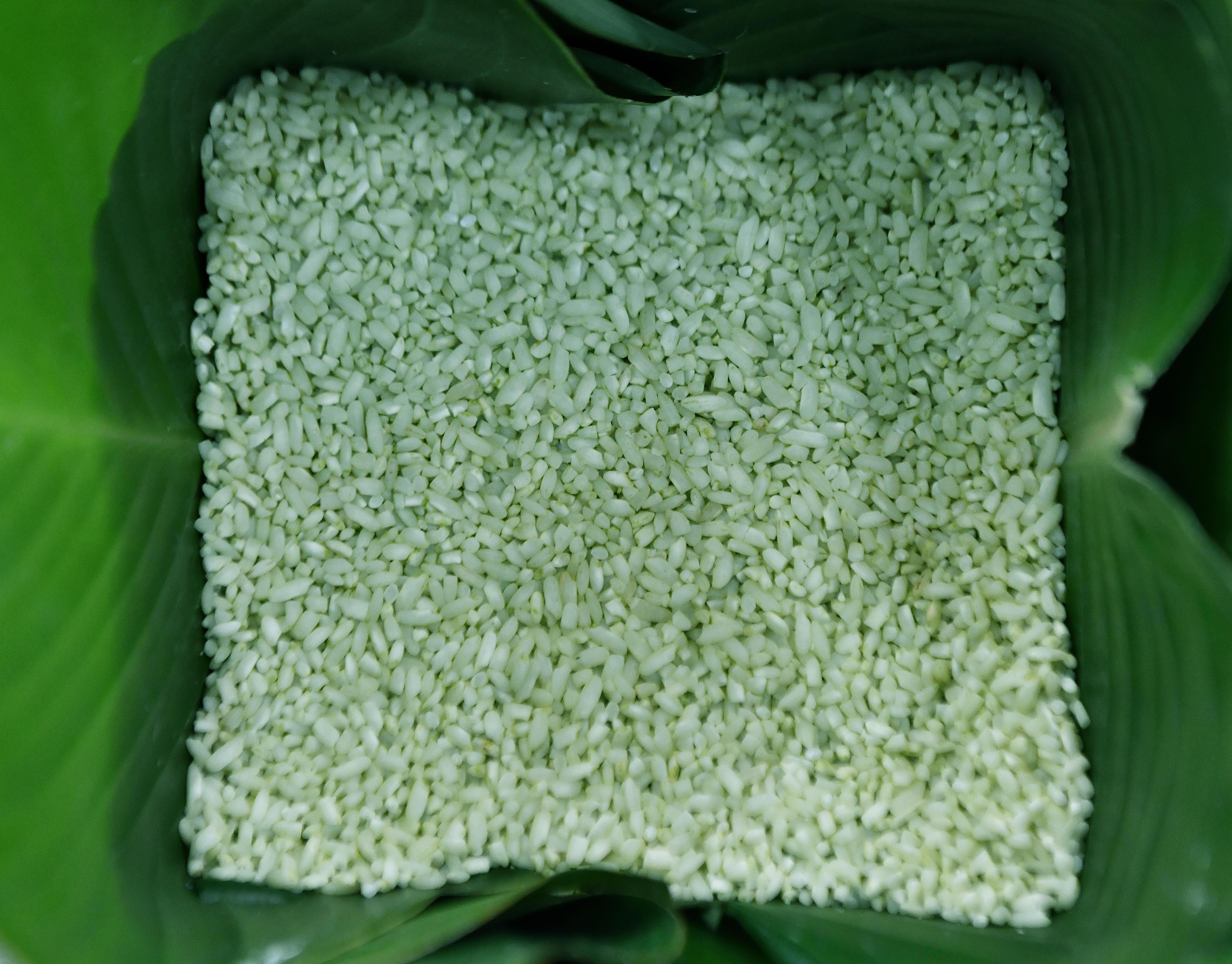 Goi banh chung bang may anh 6