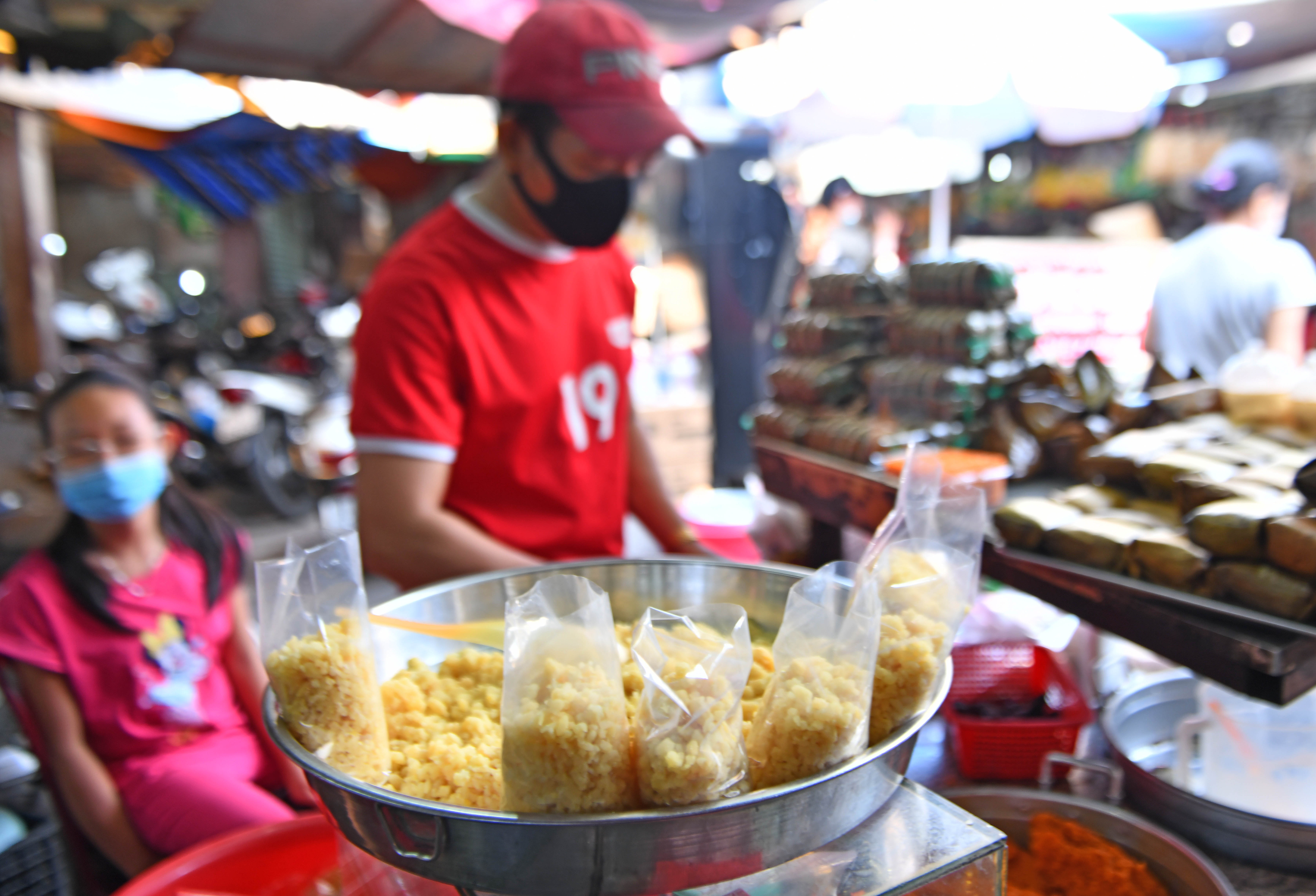 Nguoi dan TP.HCM chuan bi le tien Tao quan anh 8