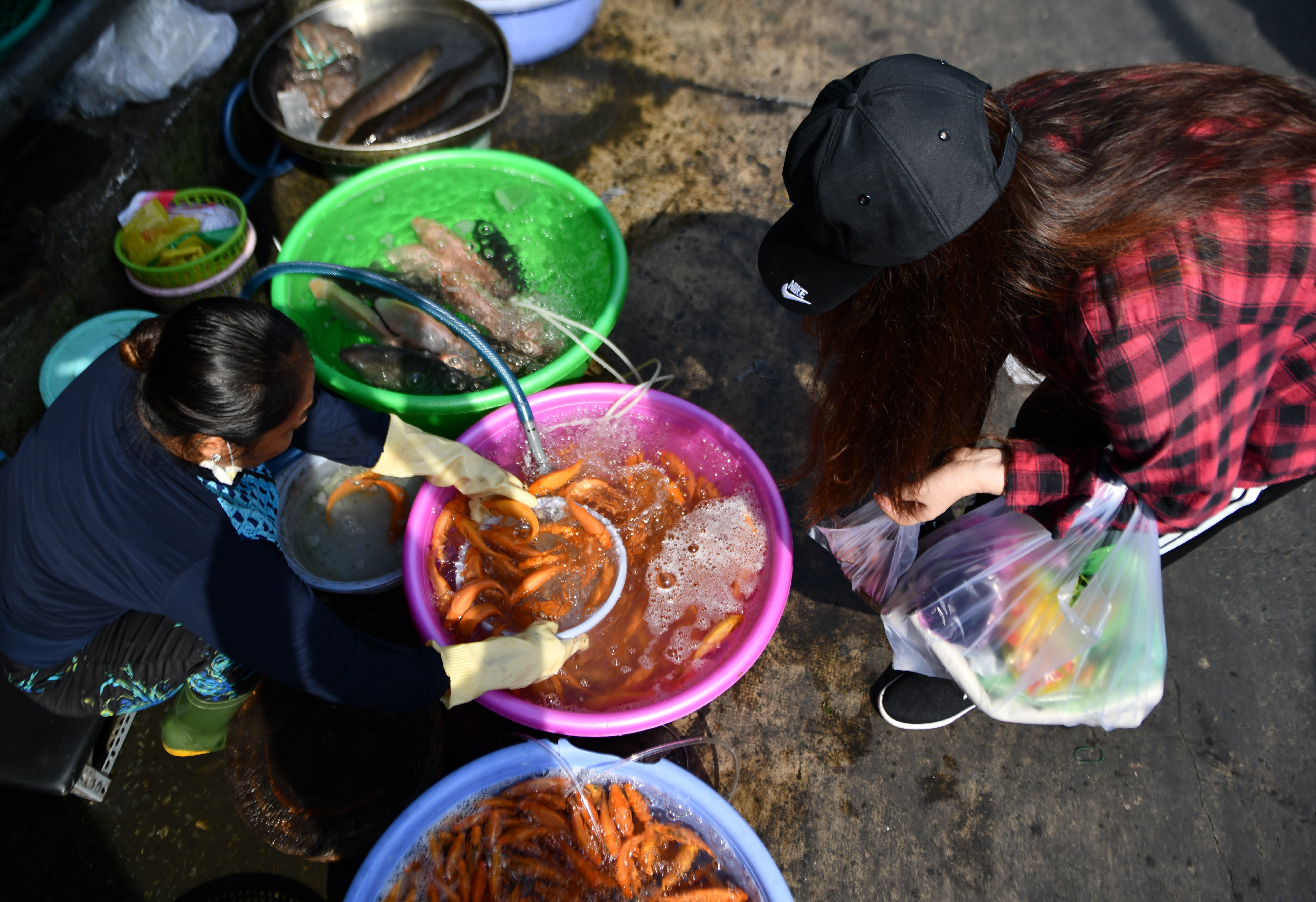 Nguoi dan TP.HCM chuan bi le tien Tao quan anh 7