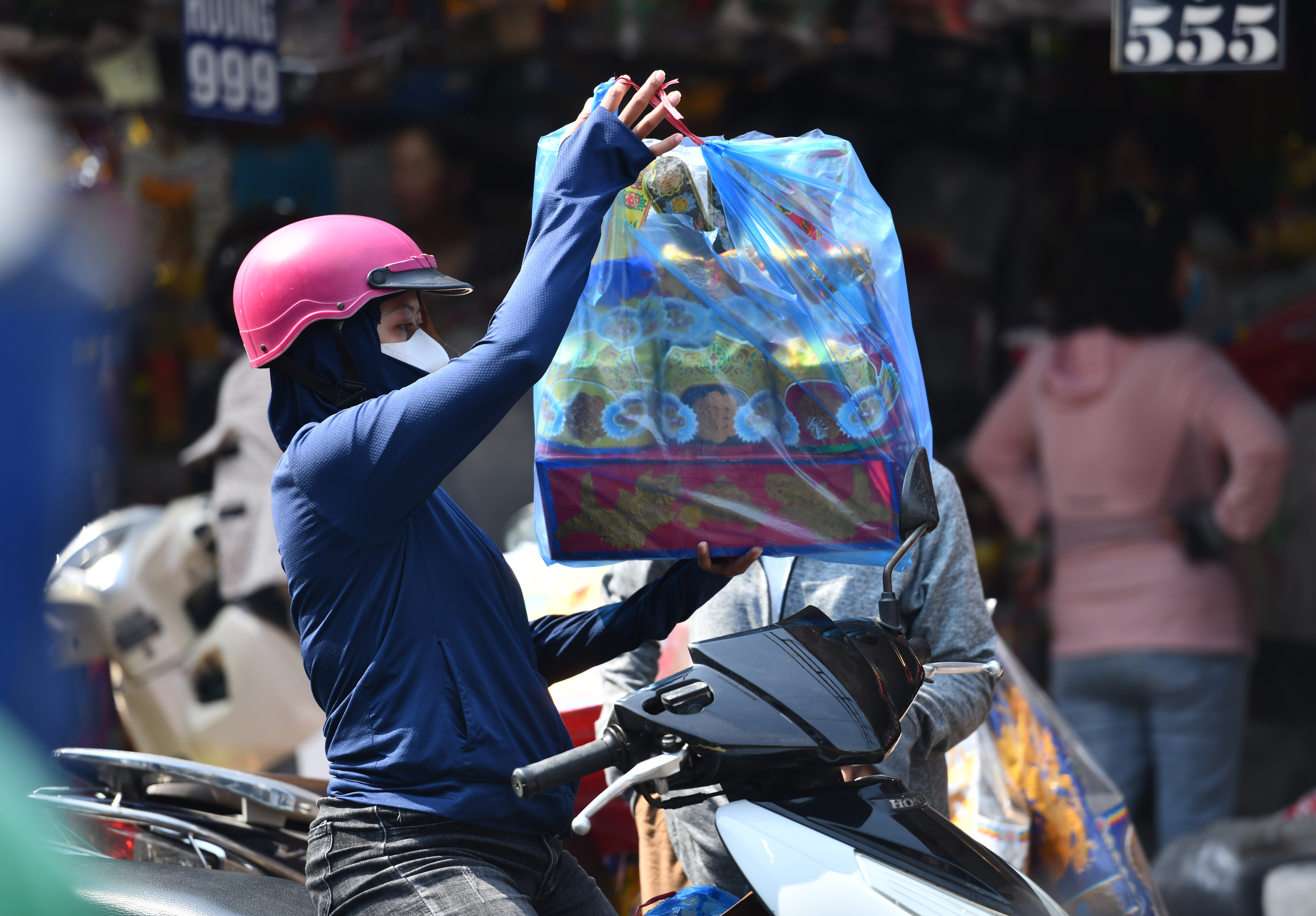 Nguoi dan TP.HCM chuan bi le tien Tao quan anh 5