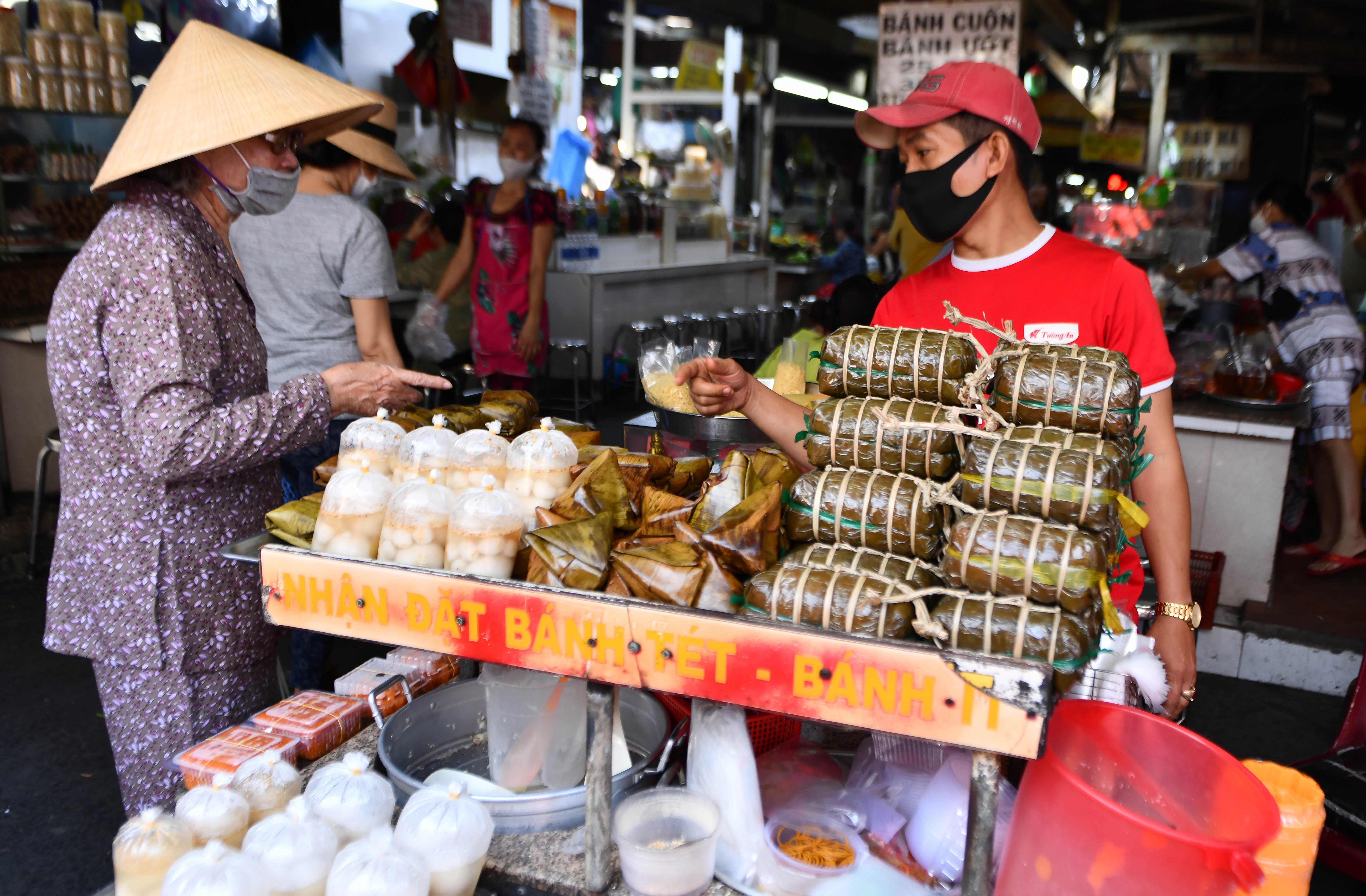 Nguoi dan TP.HCM chuan bi le tien Tao quan anh 9