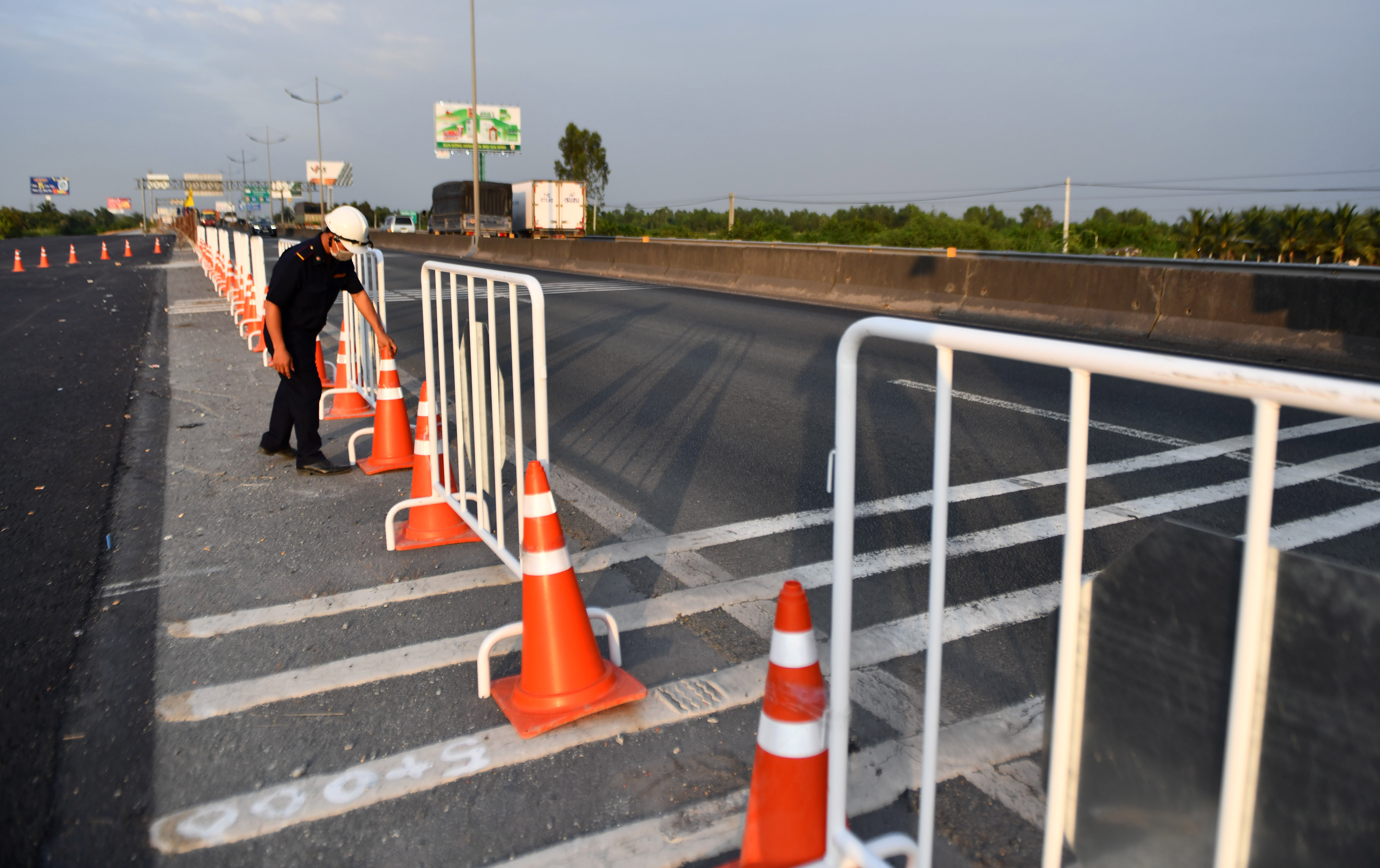 Thong xe cao toc Trung Luong - My Thuan anh 7