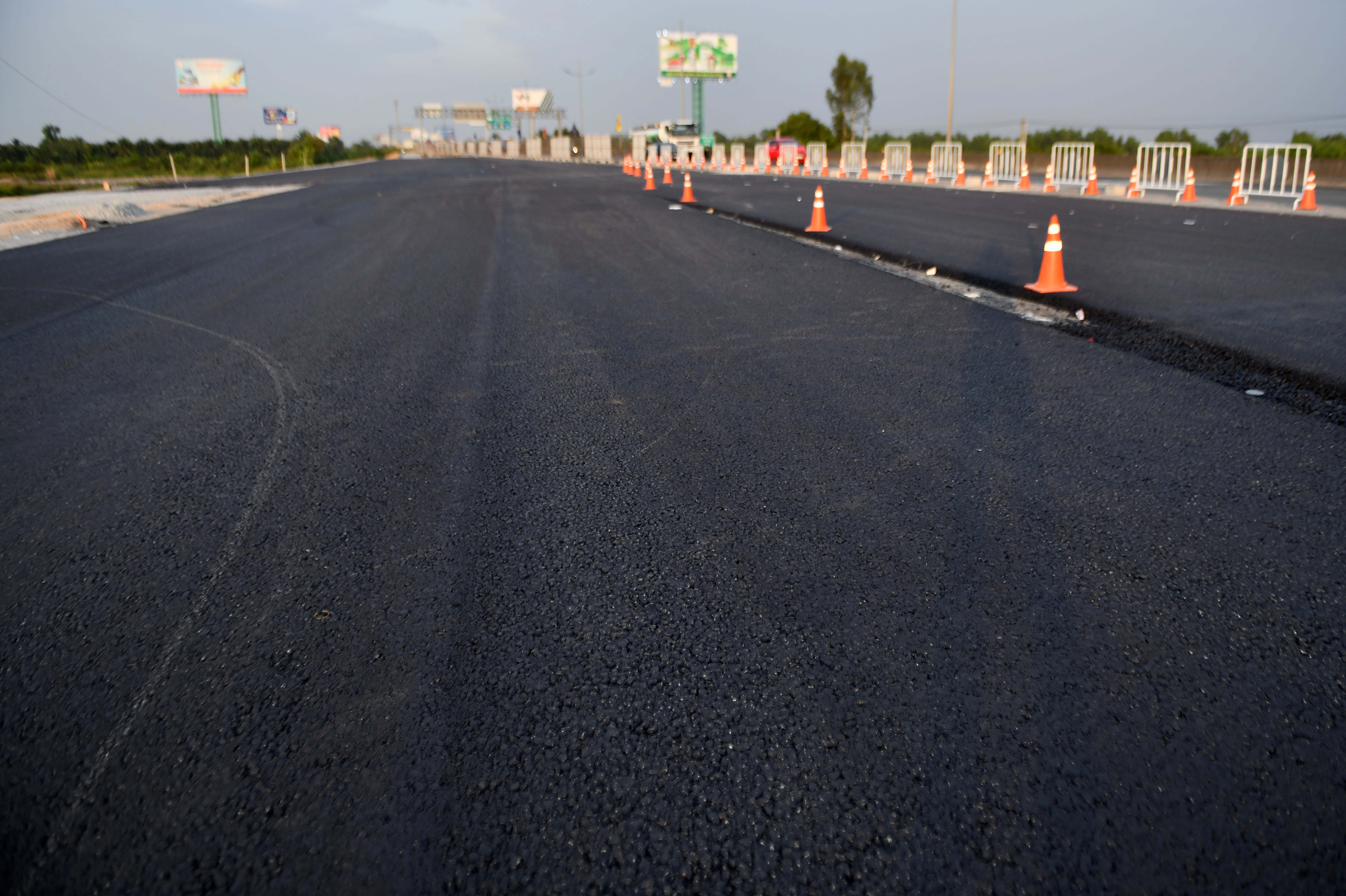 Thong xe cao toc Trung Luong - My Thuan anh 2