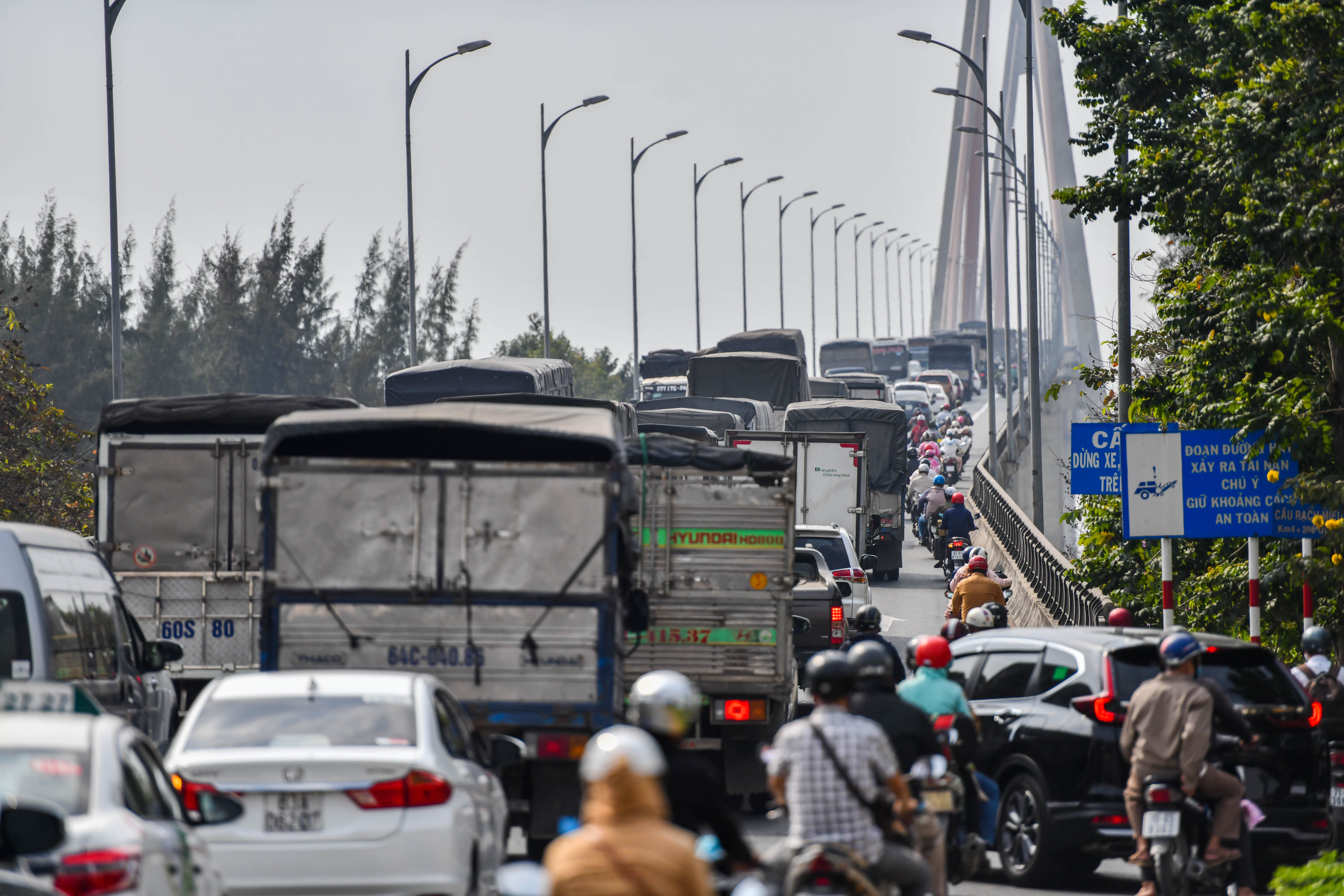 Ket xe cau Rach Mieu anh 4