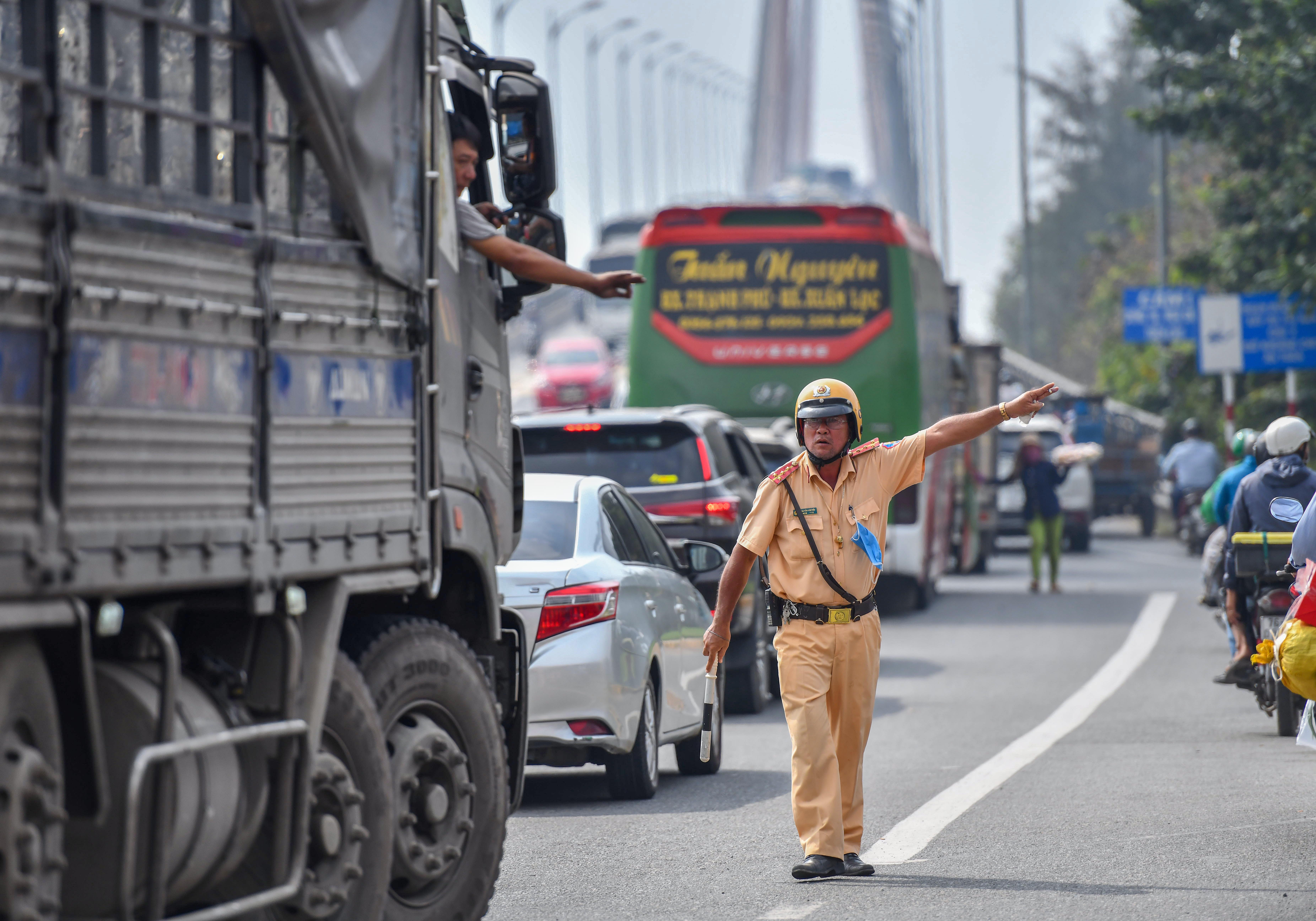 Ket xe cau Rach Mieu anh 6