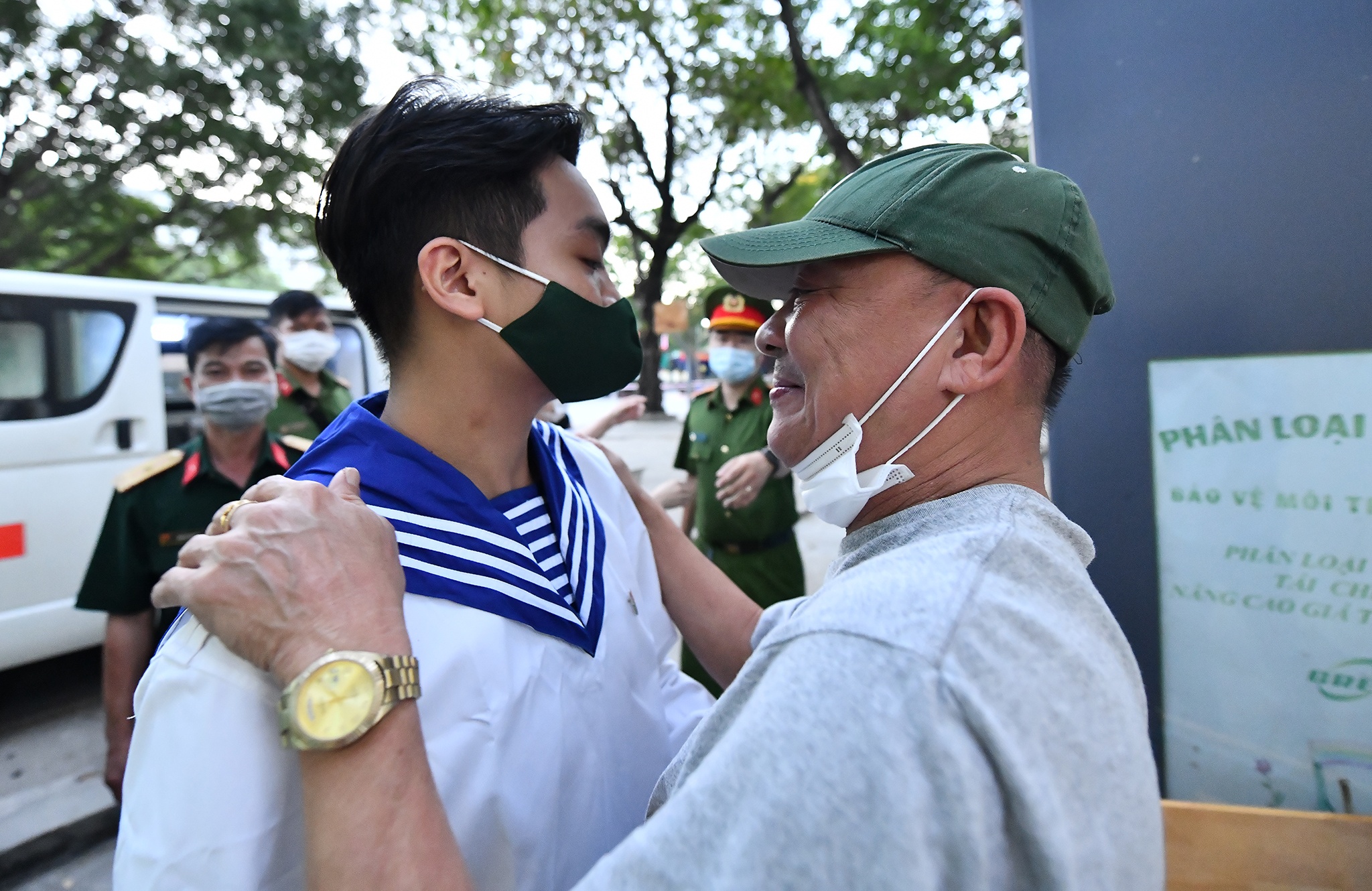 Thanh nien TP.HCM nhap ngu anh 8