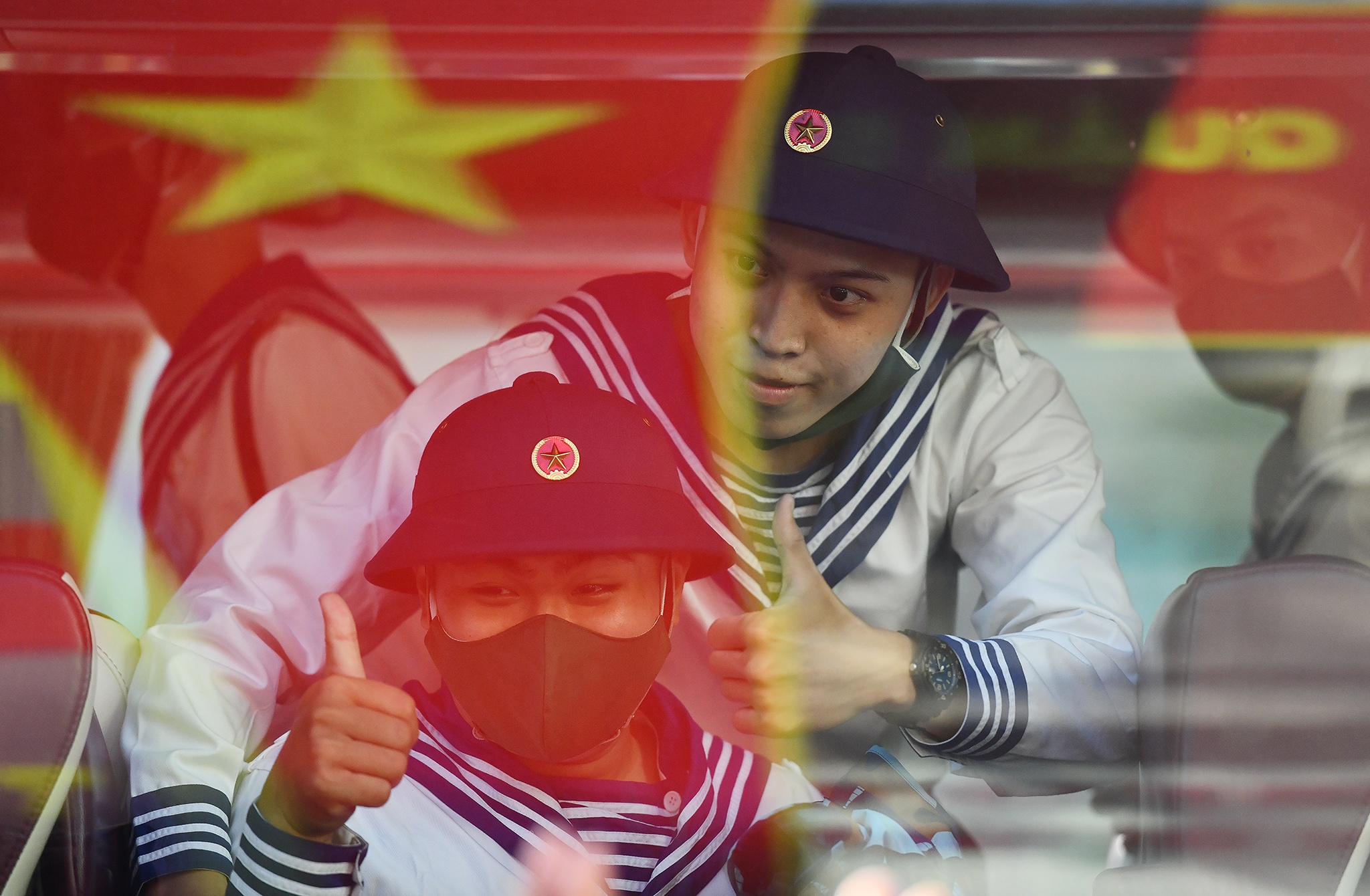 Thanh nien TP.HCM nhap ngu anh 10