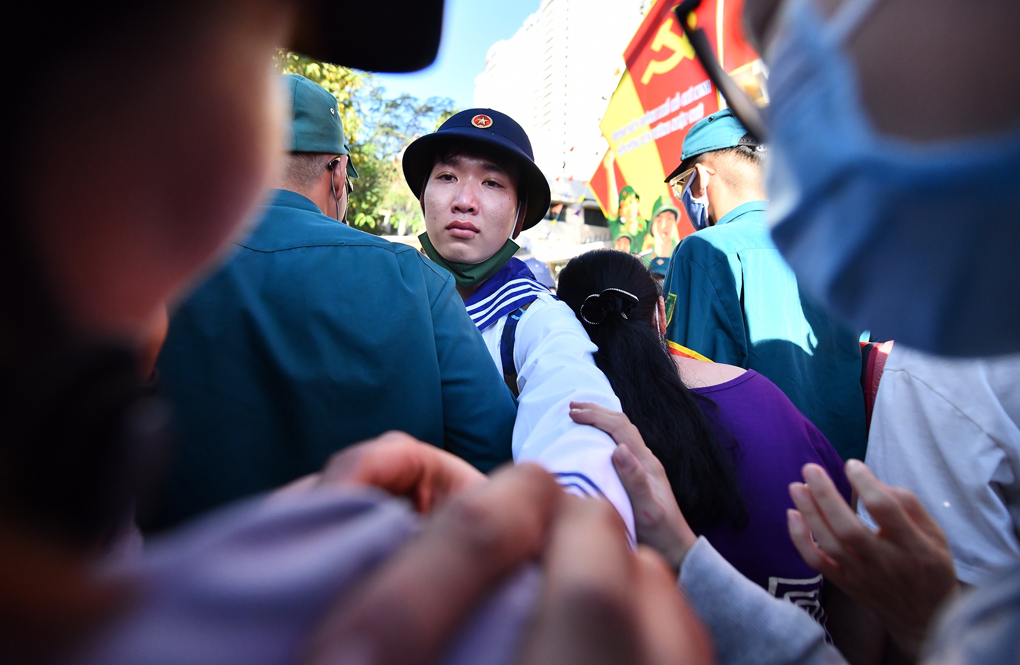 Thanh nien TP.HCM nhap ngu anh 7