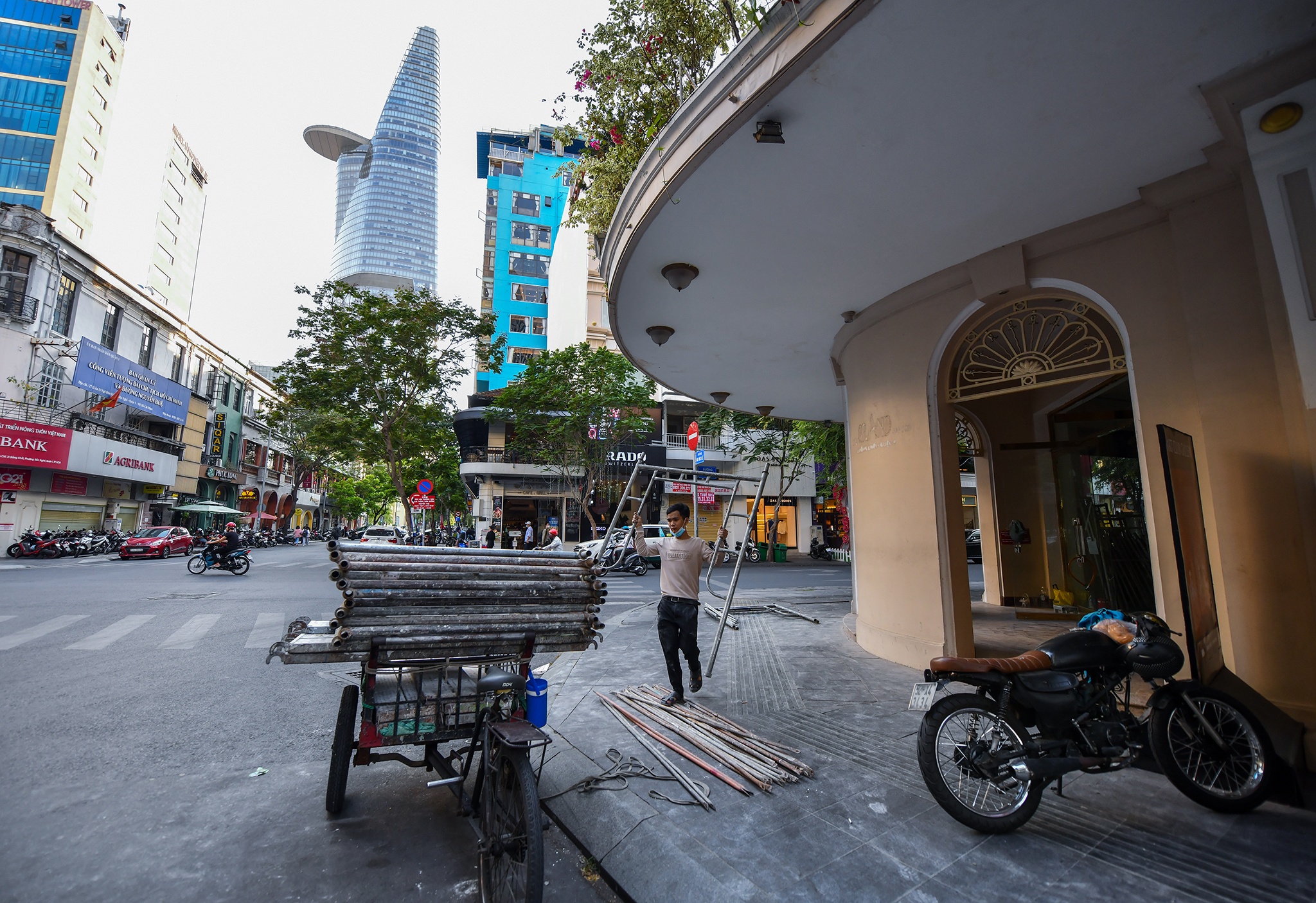 Hang quan duong Dong Khoi e am anh 6