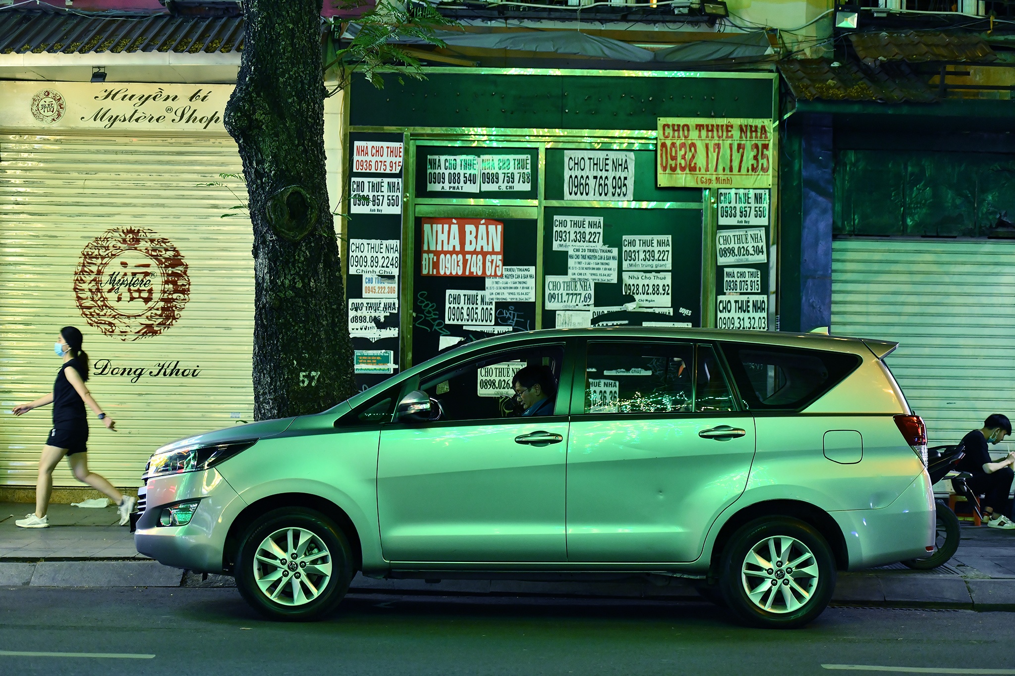 Hang quan duong Dong Khoi e am anh 5