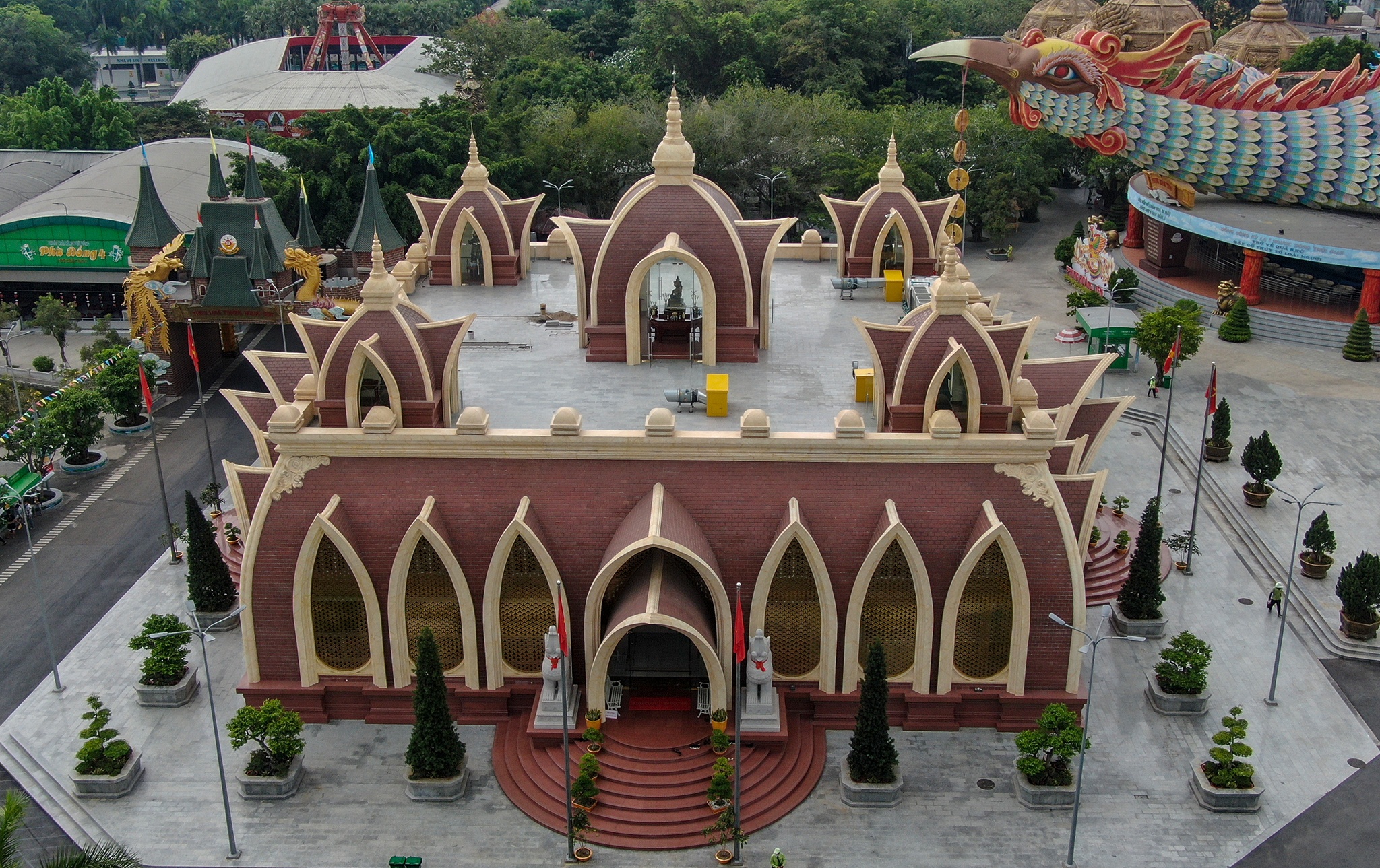 Hien trang khu du lich Suoi Tien anh 4