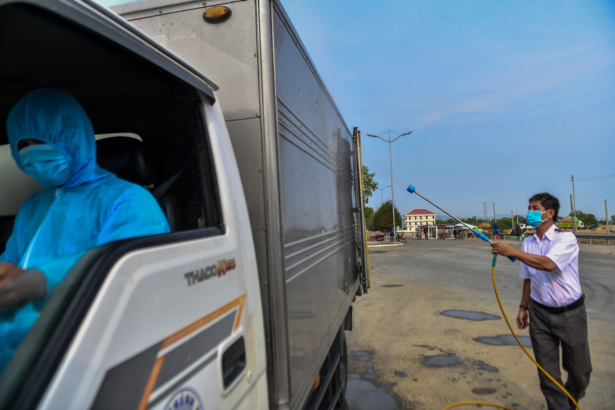 Chong dich Covid-19 o bien gioi phia Nam anh 15