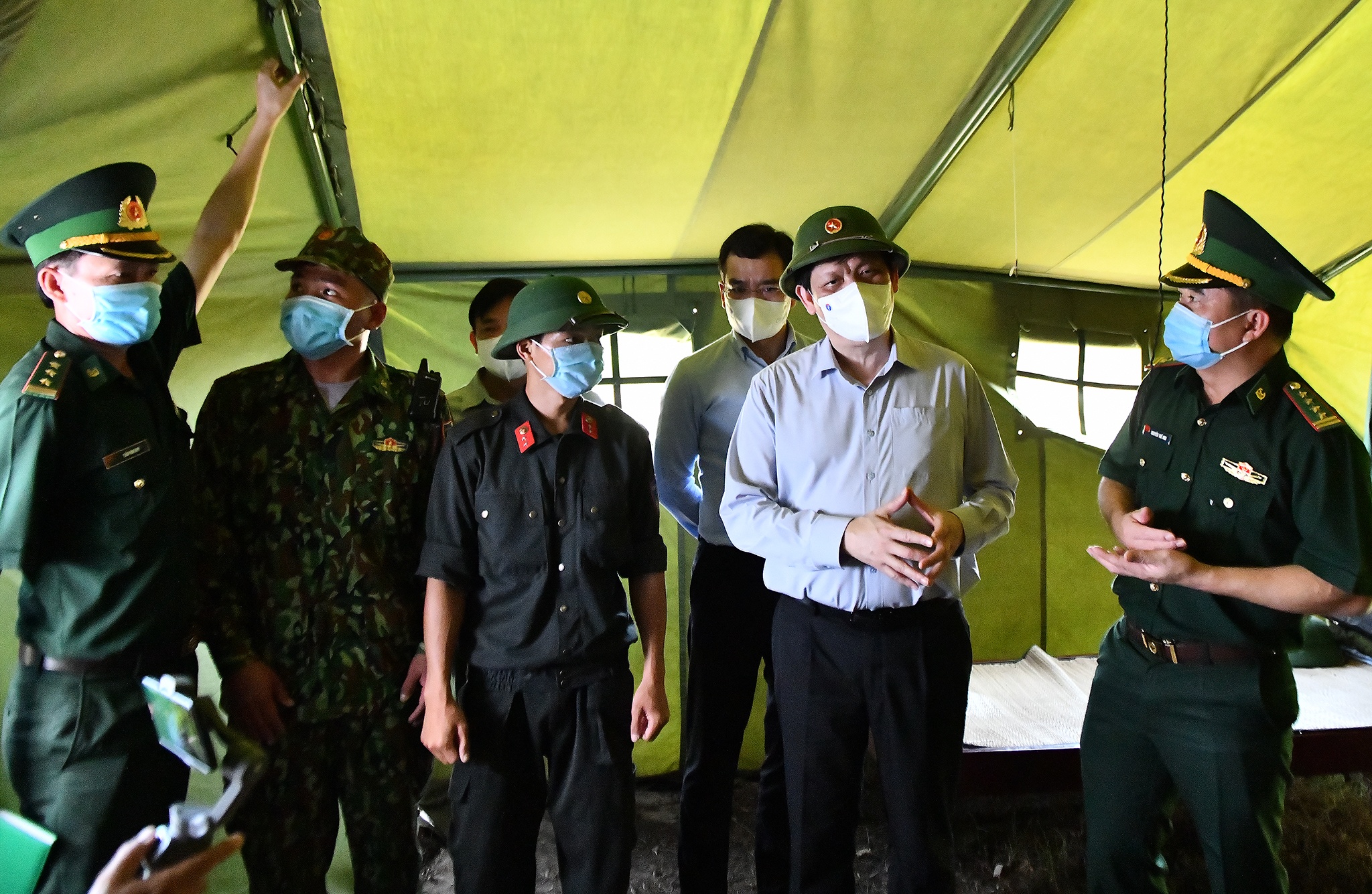 Tham luc luong chong Covid-19 o Ha Tien anh 8