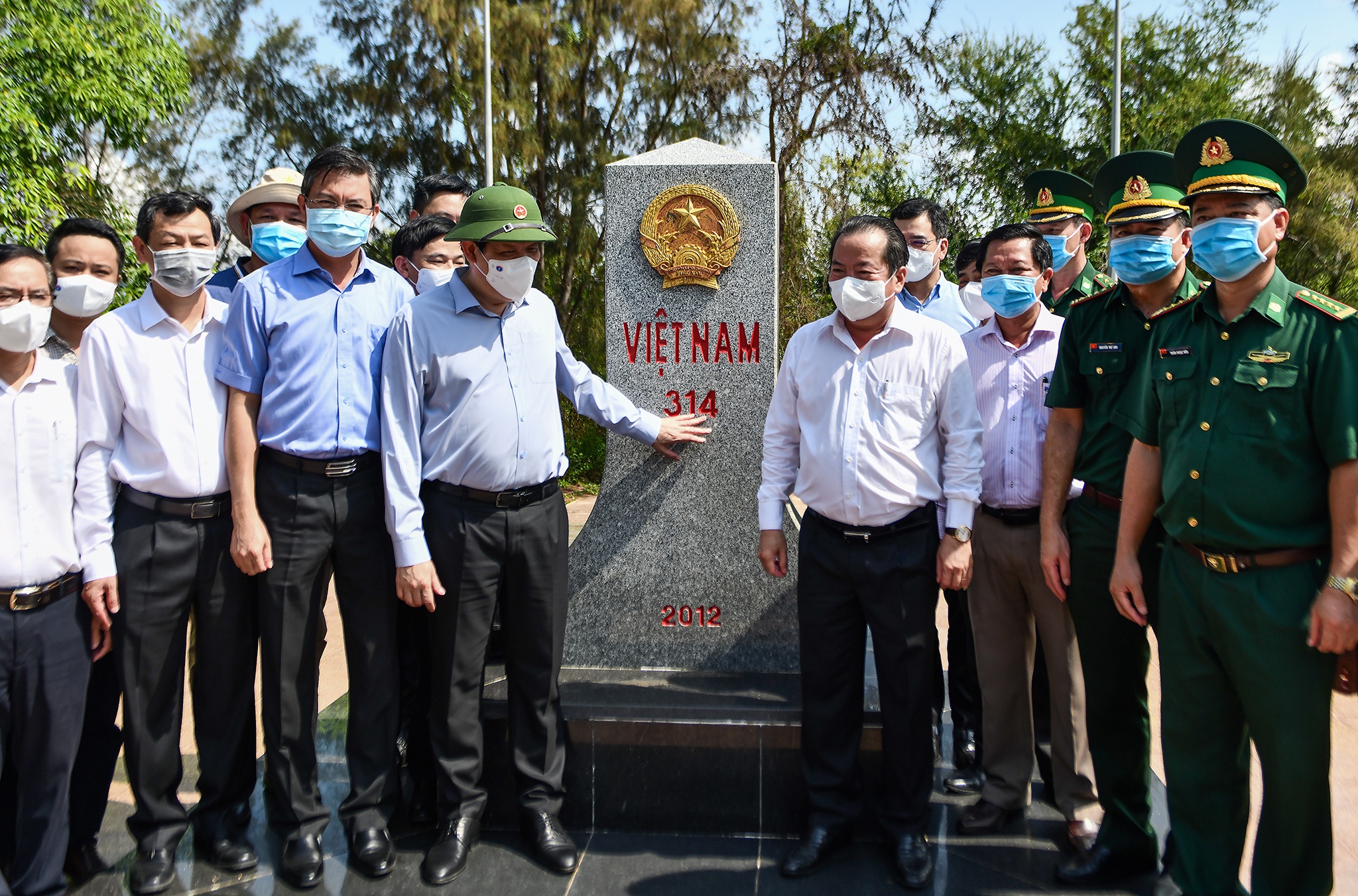 Tham luc luong chong Covid-19 o Ha Tien anh 9