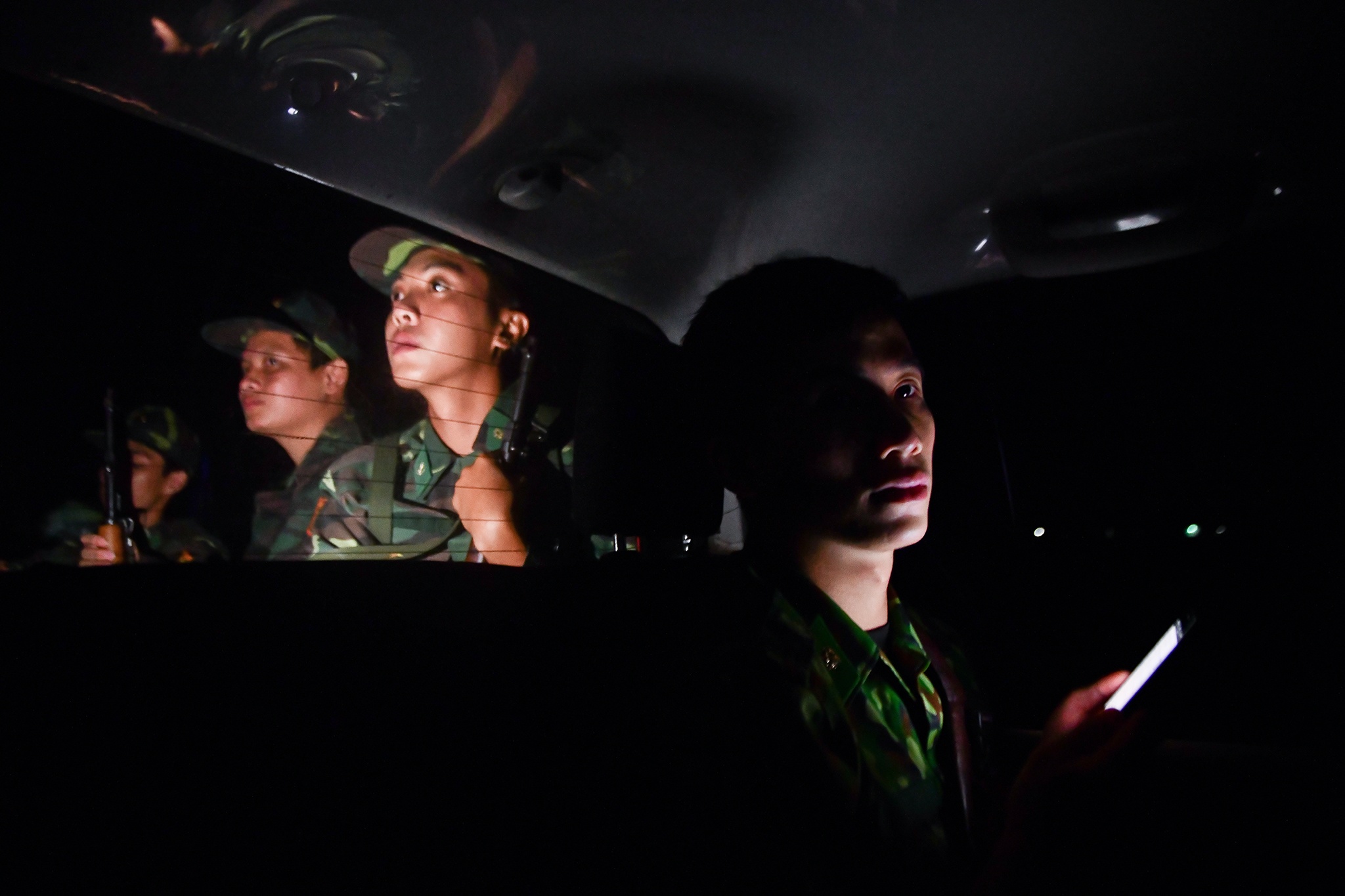 'Dem nay, chac anh em khong ngu duoc roi' hinh anh