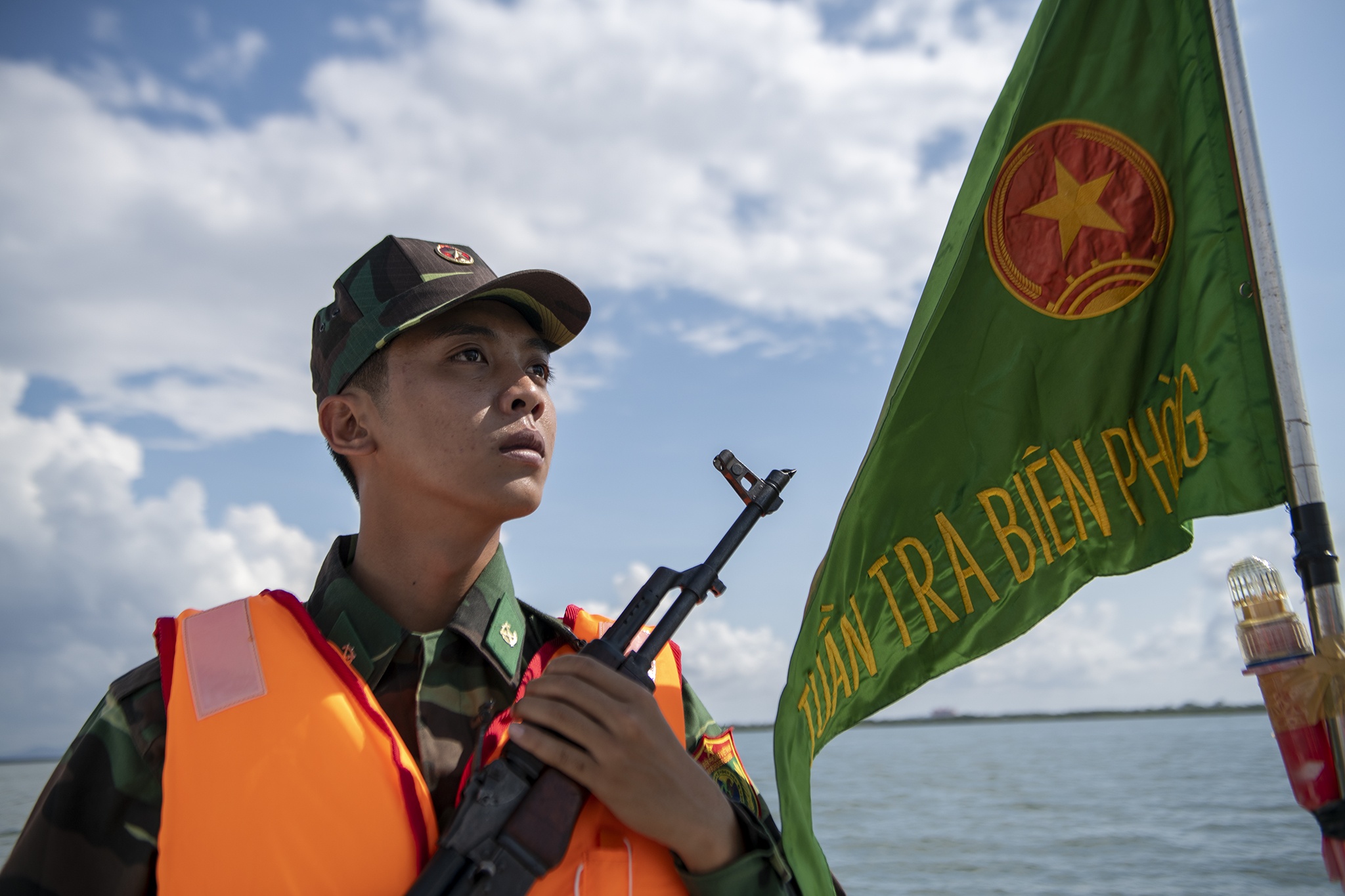 Chong nhap canh trai phep o bien Tay anh 14