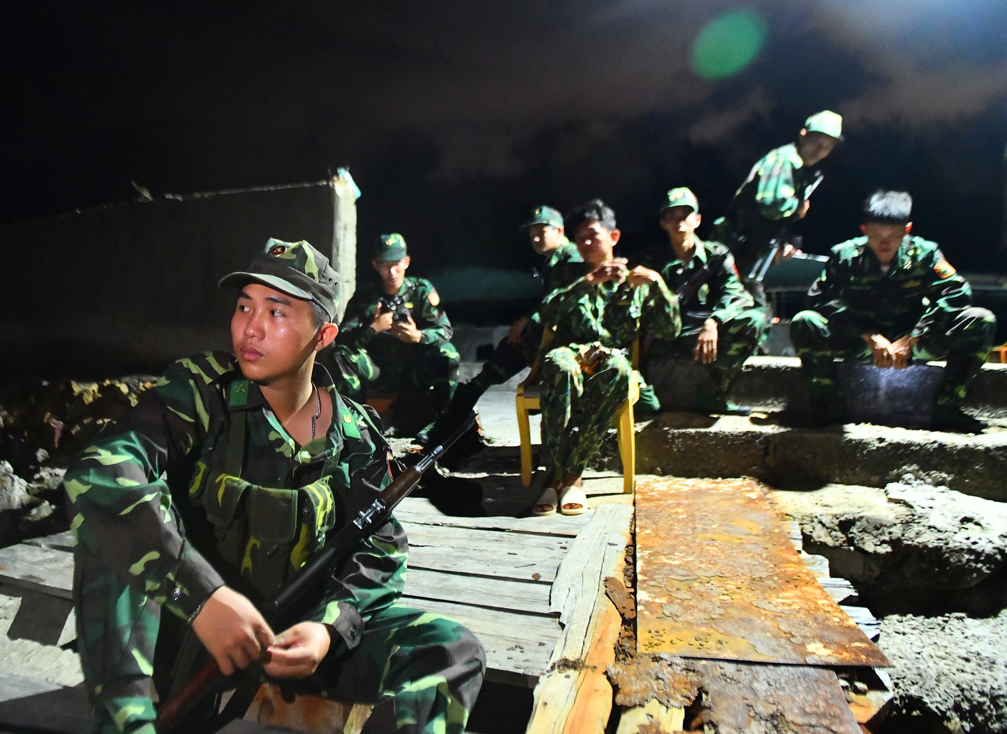 Chong nhap canh trai phep o bien Tay anh 20