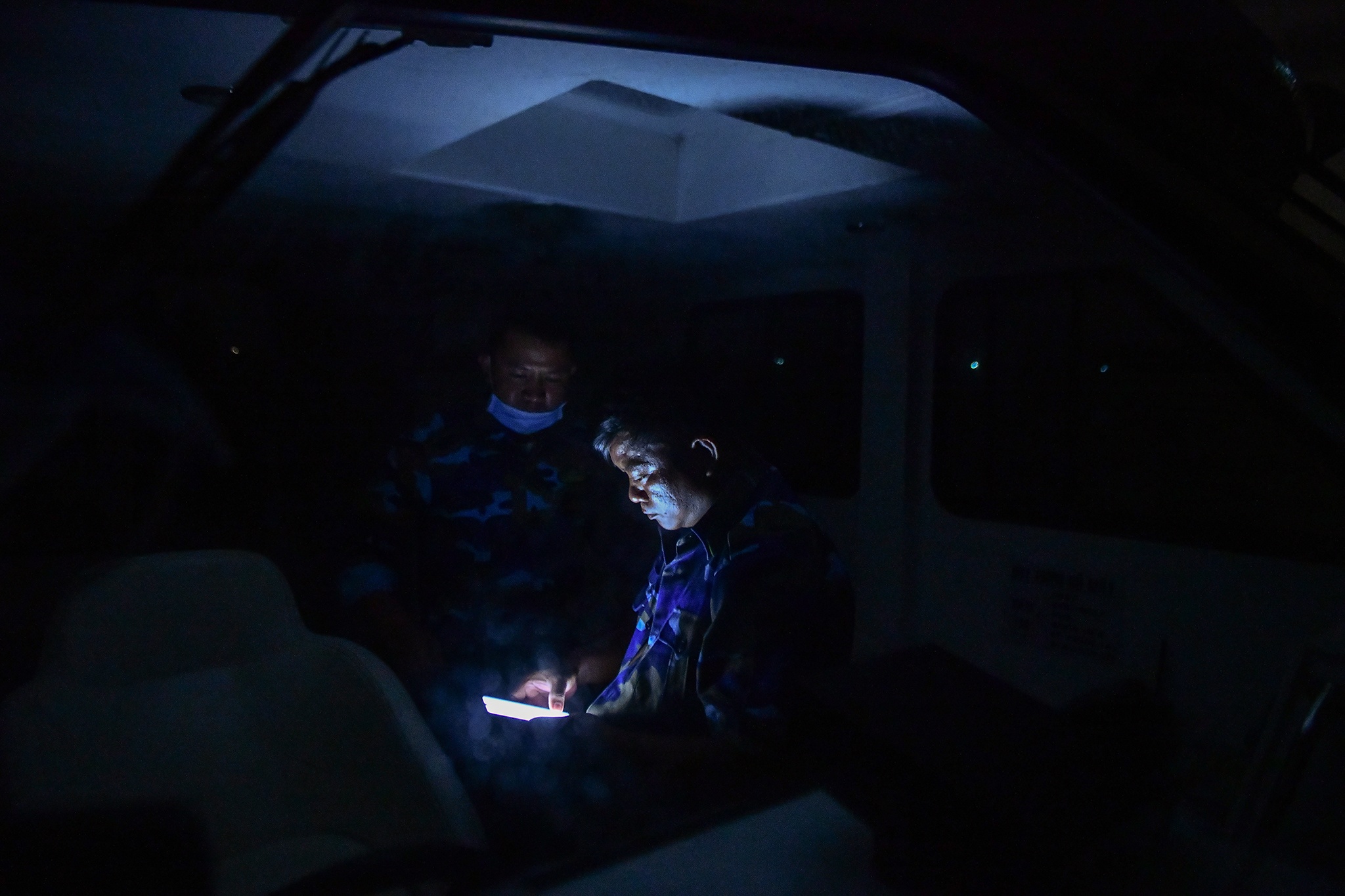 Chong nhap canh trai phep o bien Tay anh 3