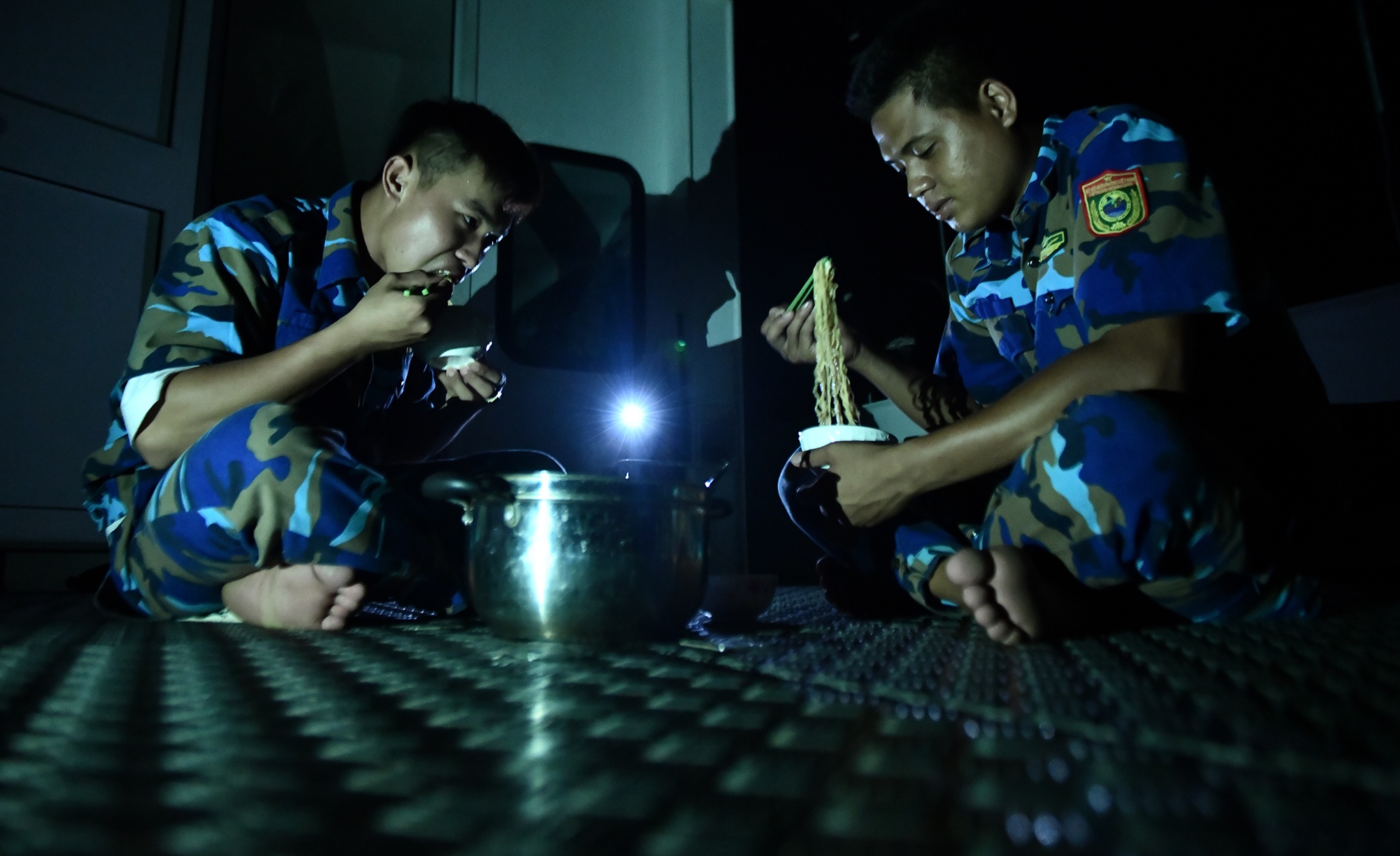 Chong nhap canh trai phep o bien Tay anh 8