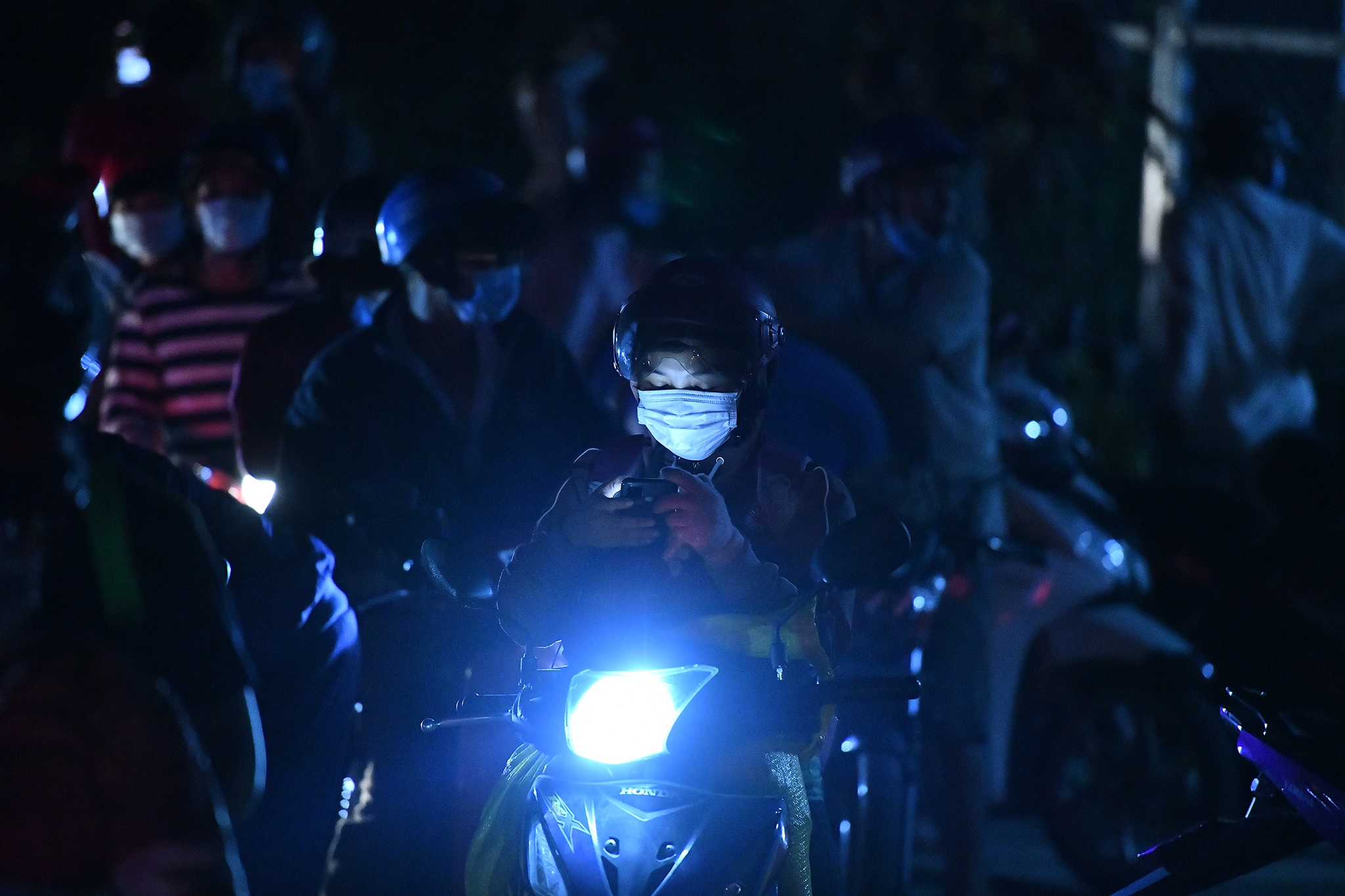 Ket cung tren quoc lo N2 anh 6