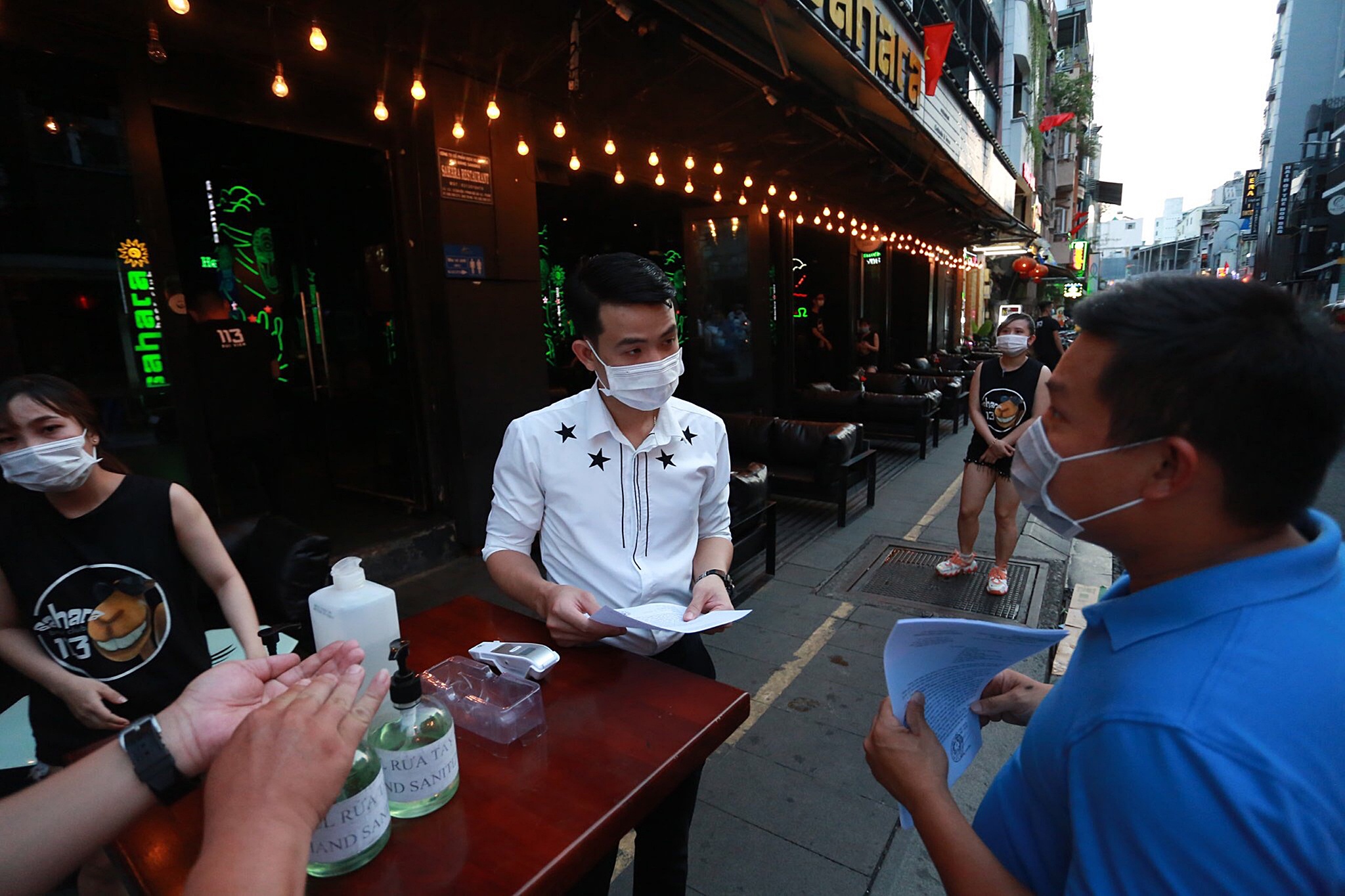 Pho Tay Bui Vien vang ve anh 9