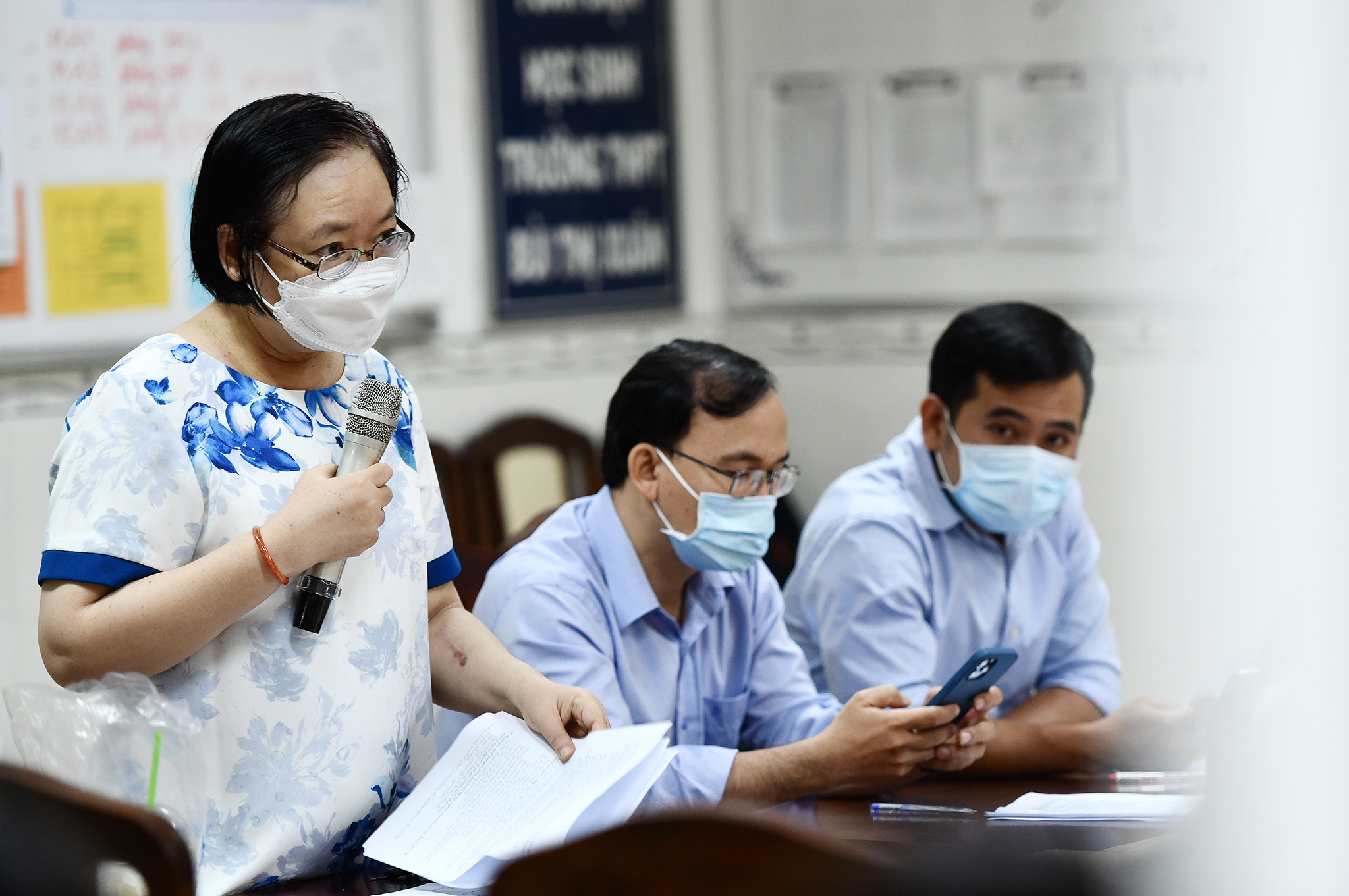 Đeo khẩu trang trong lớp học ảnh 6 Deo khau trang trong lop hoc anh 6