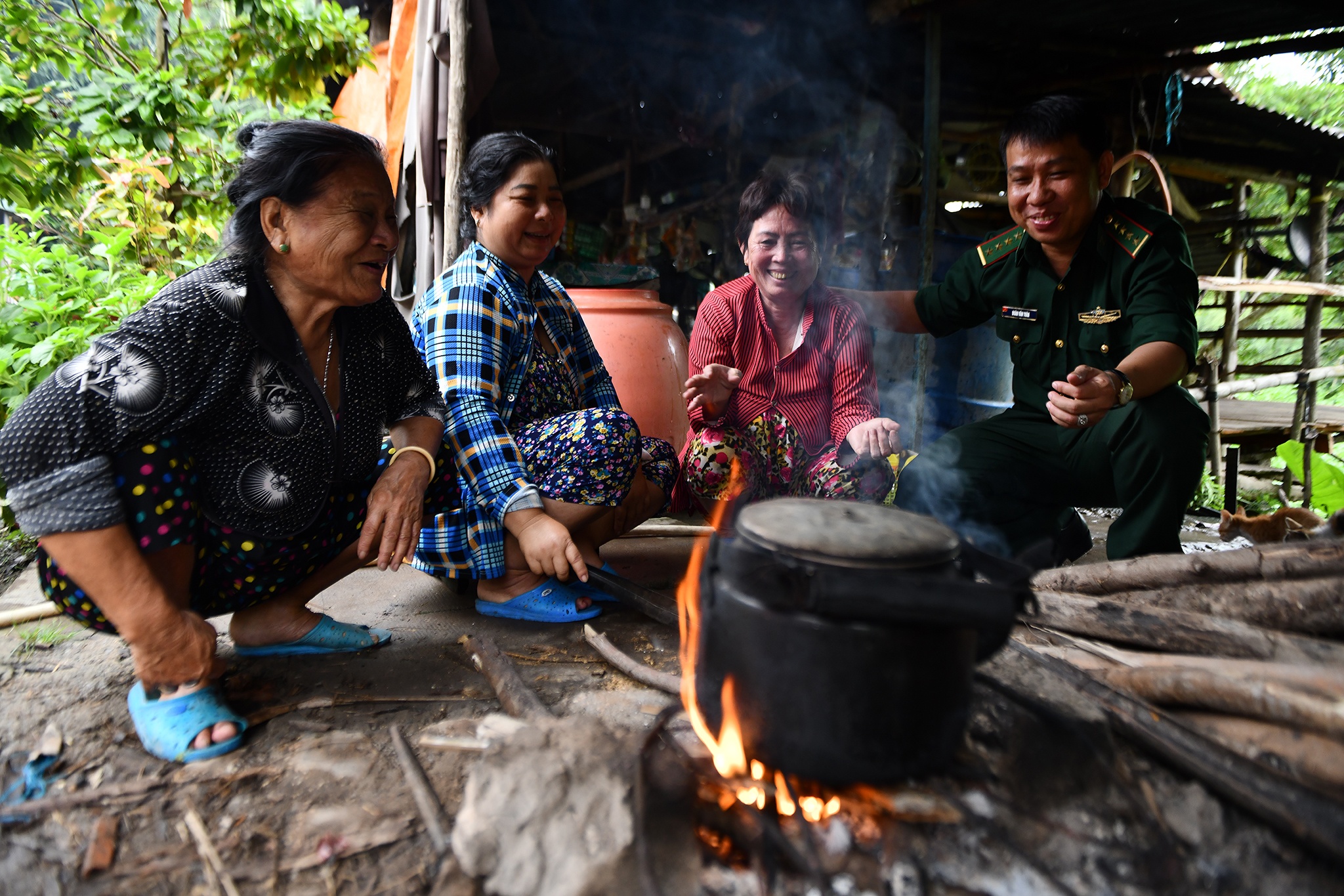 Xom bien gioi Thong Binh phong dich Covid-19 anh 25