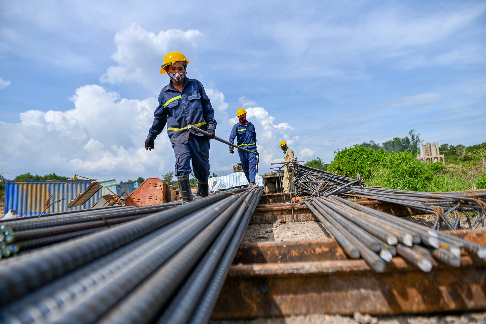 Thieu vat lieu, cao toc Phan Thiet - Dau Giay nguy co cham tien do hinh anh