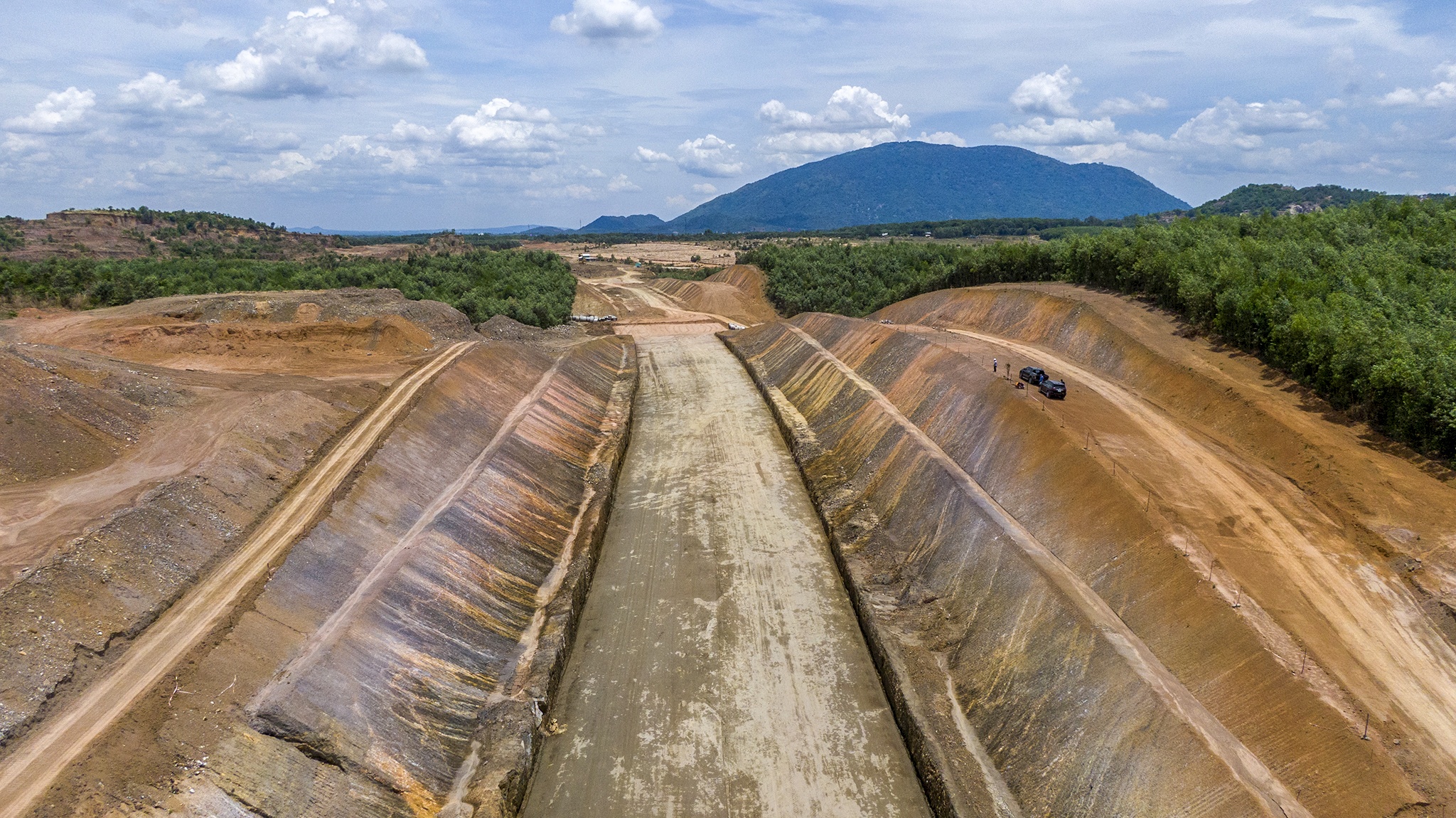 Lo dien cao toc Phan Thiet - Dau Giay anh 12