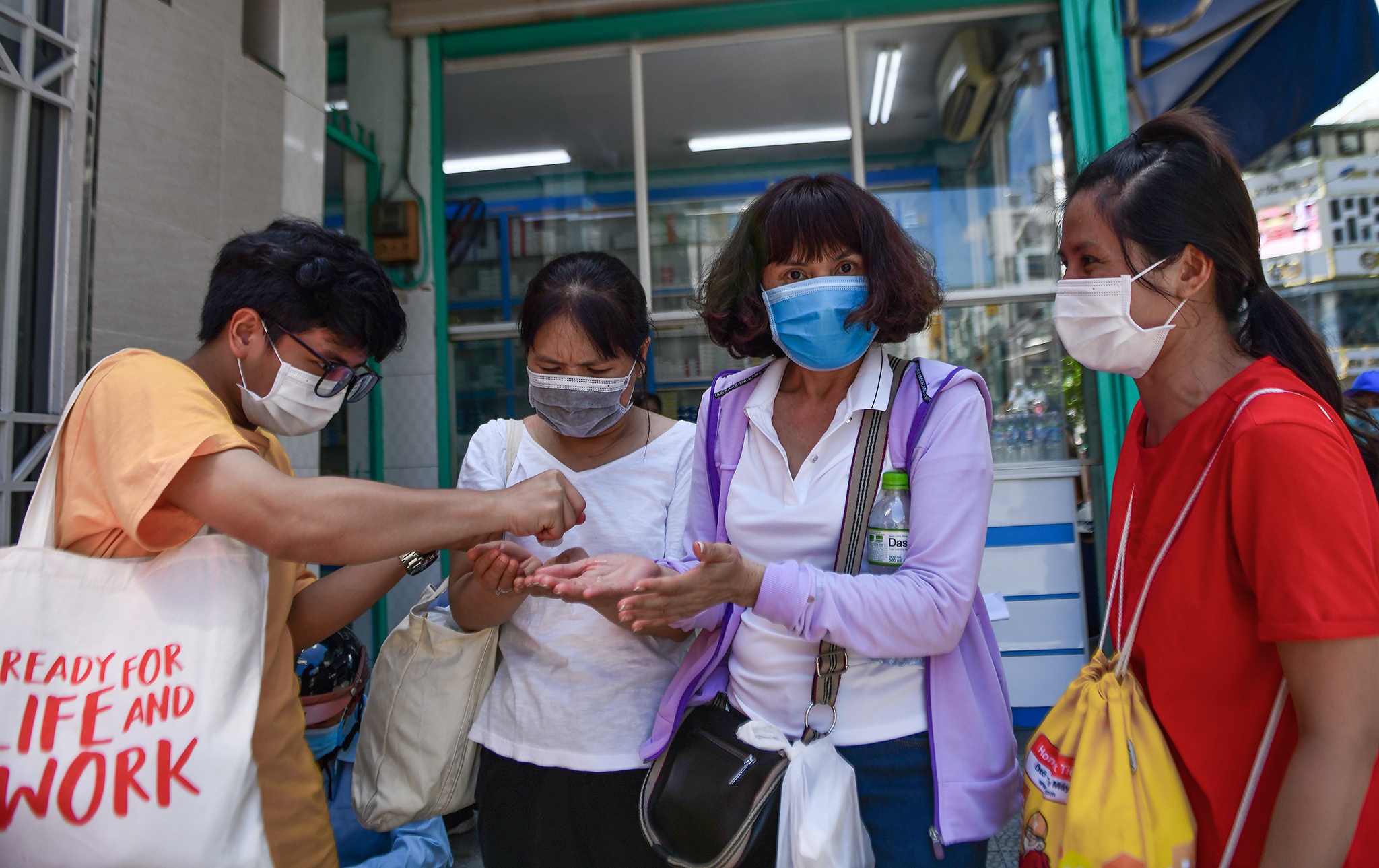 Trung tam Medic Hoa Hao ngung tiep nhan benh nhan anh 9