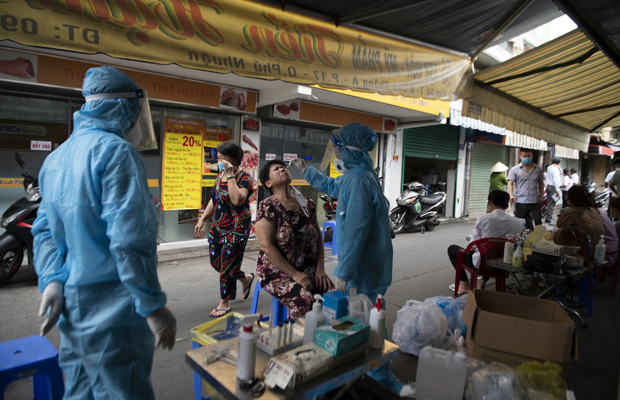 Phong toa cho Phu Nhuan anh 5