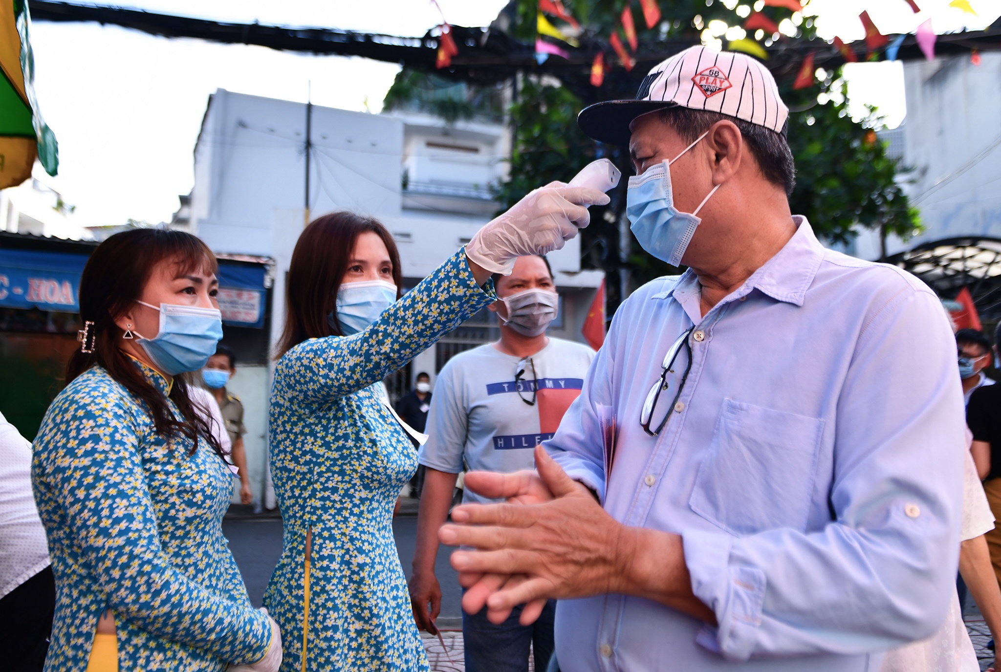 Cap vo chong cu tri 90 tuoi o TP.HCM anh 7